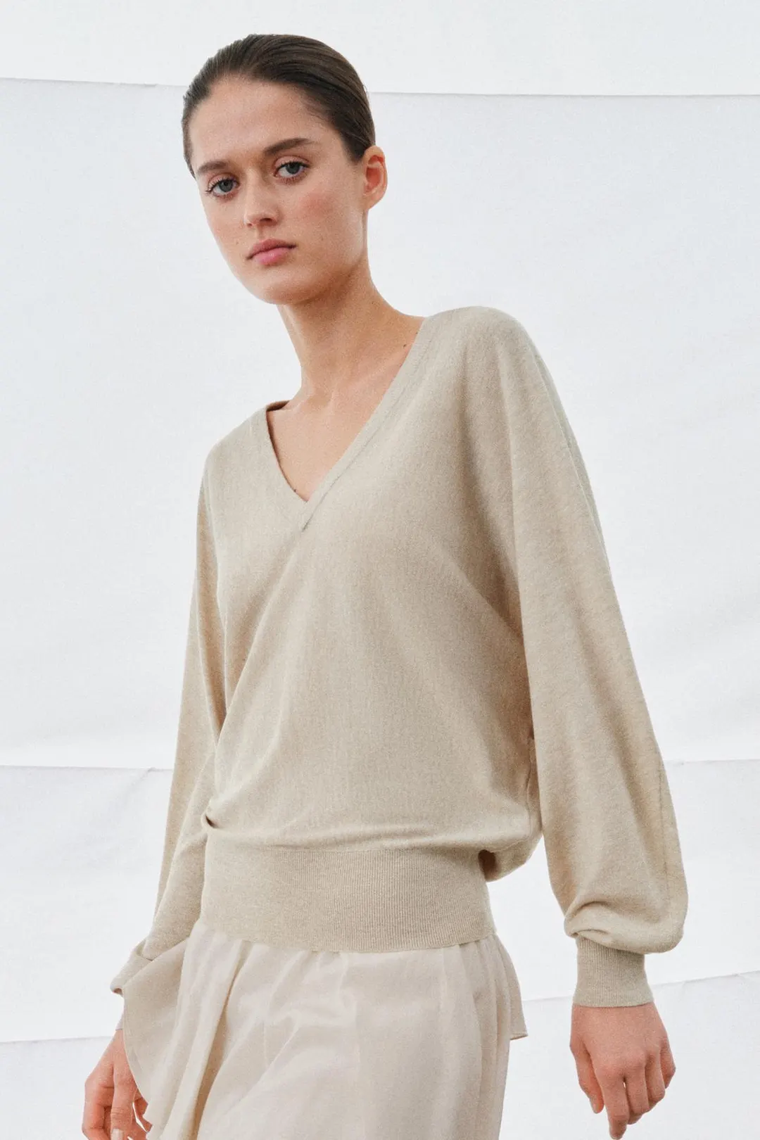 Джемпер из смесовой шерсти с V-образным вырезом, Zara