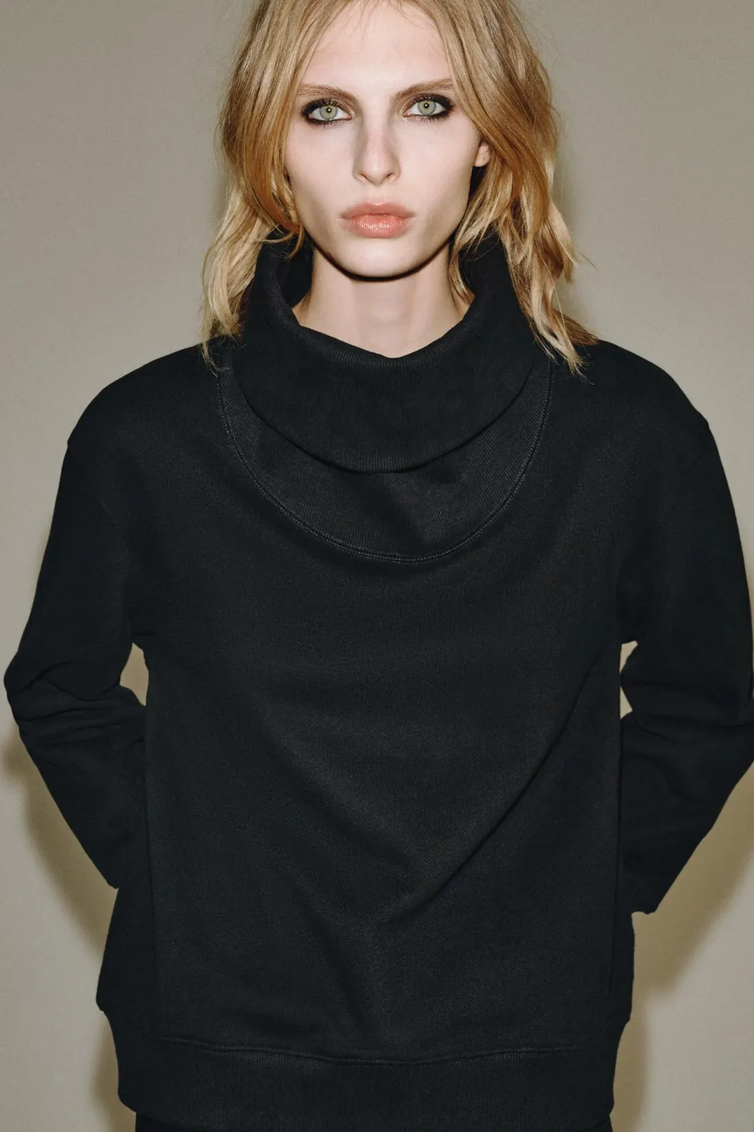 Свитшот с высоким воротником в рубчик, Zara