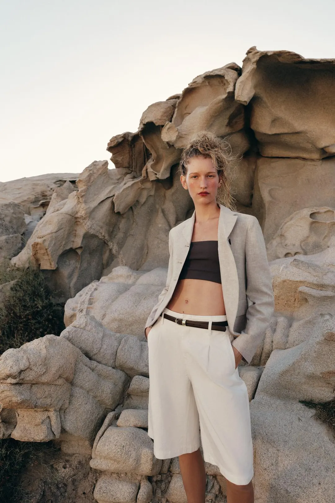 Блейзер прямого кроя с вытачками из смесового льна, Zara