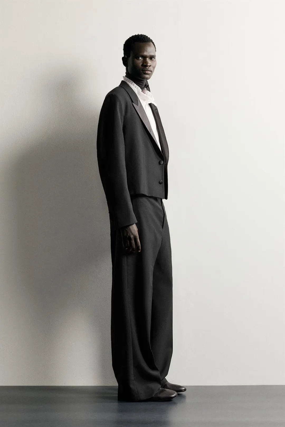 Костюмные брюки в стиле смокинга с поясом-кушаком, Zara