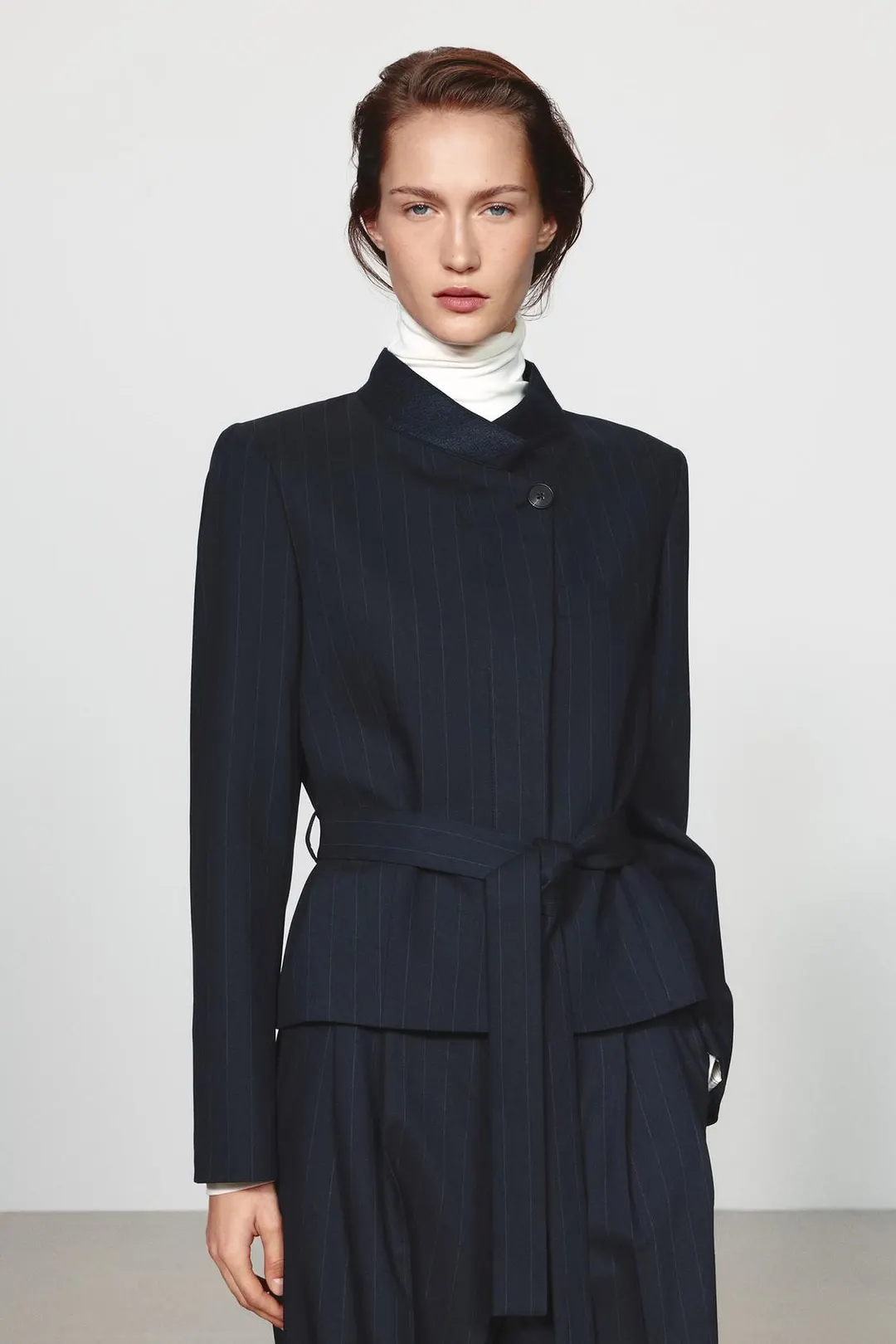 Пиджак в полоску с комбинированным воротником и поясом ZW Collection, Zara