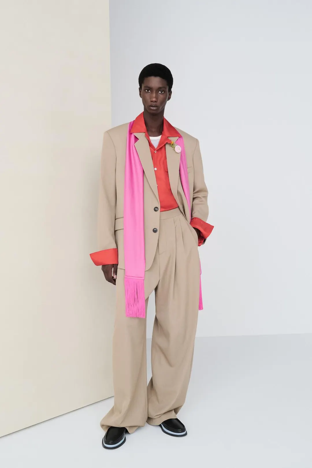 Костюмные брюки свободного кроя со складками, Zara