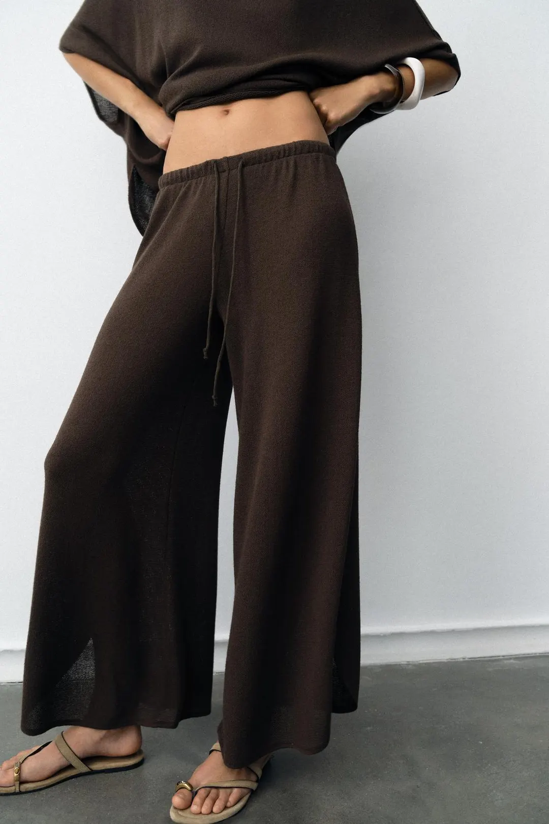 Брюки фактурные с разрезами, Zara