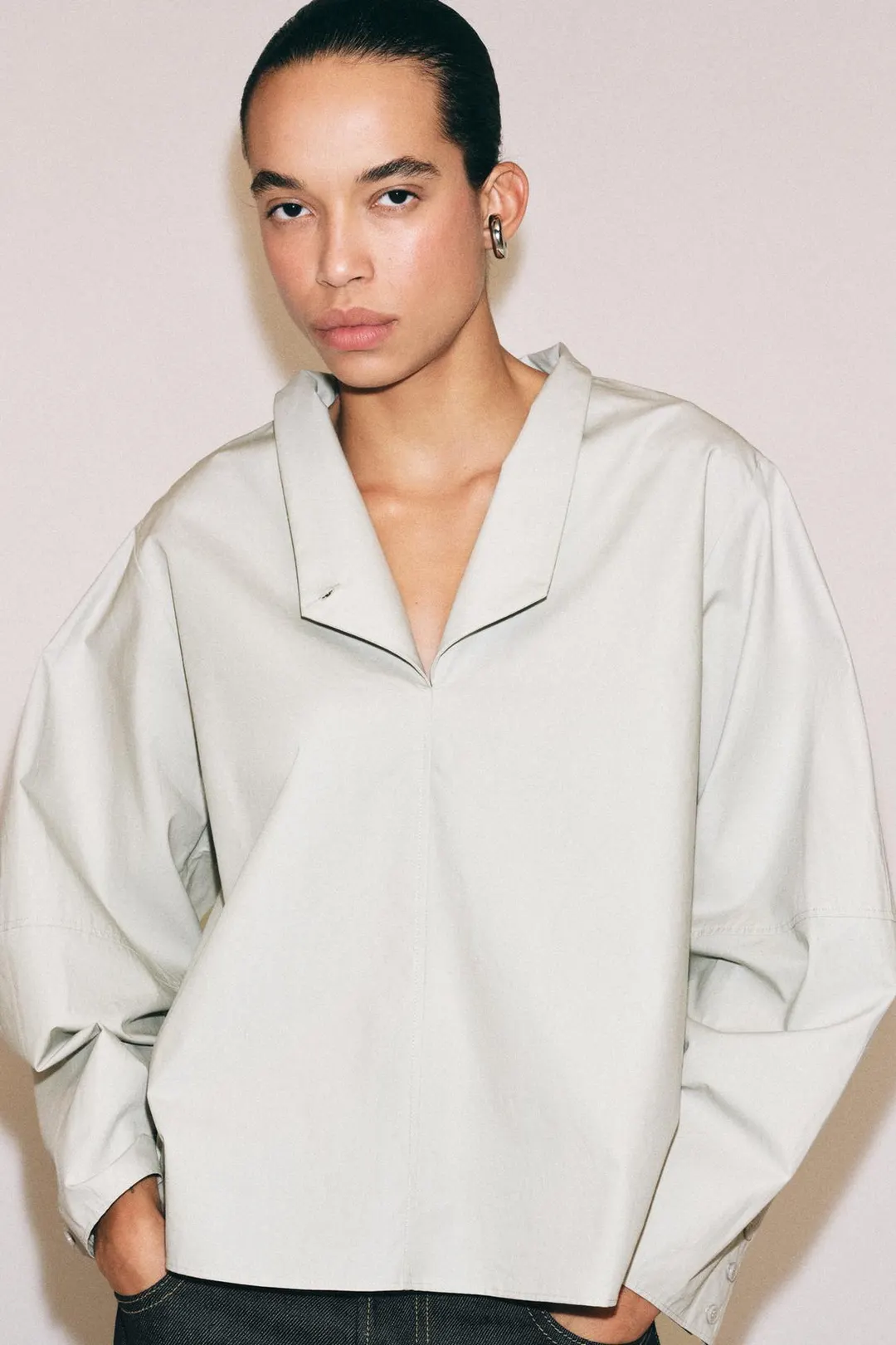 Рубашка с V-образным вырезом ZW Collection, Zara