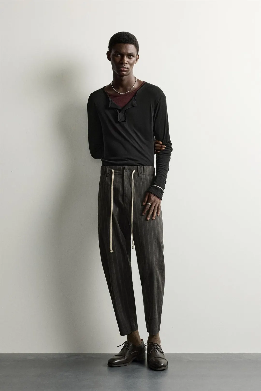 Брюки свободного кроя в полоску, Zara