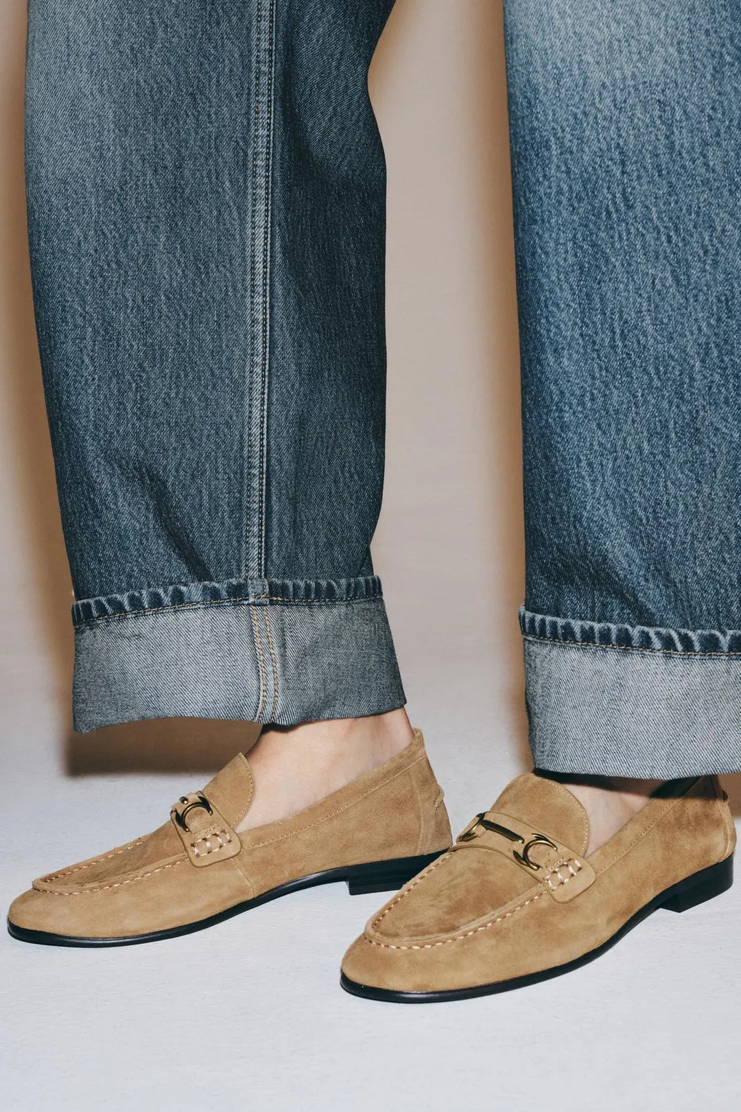 Лоферы из замши с металлическим декором, Zara