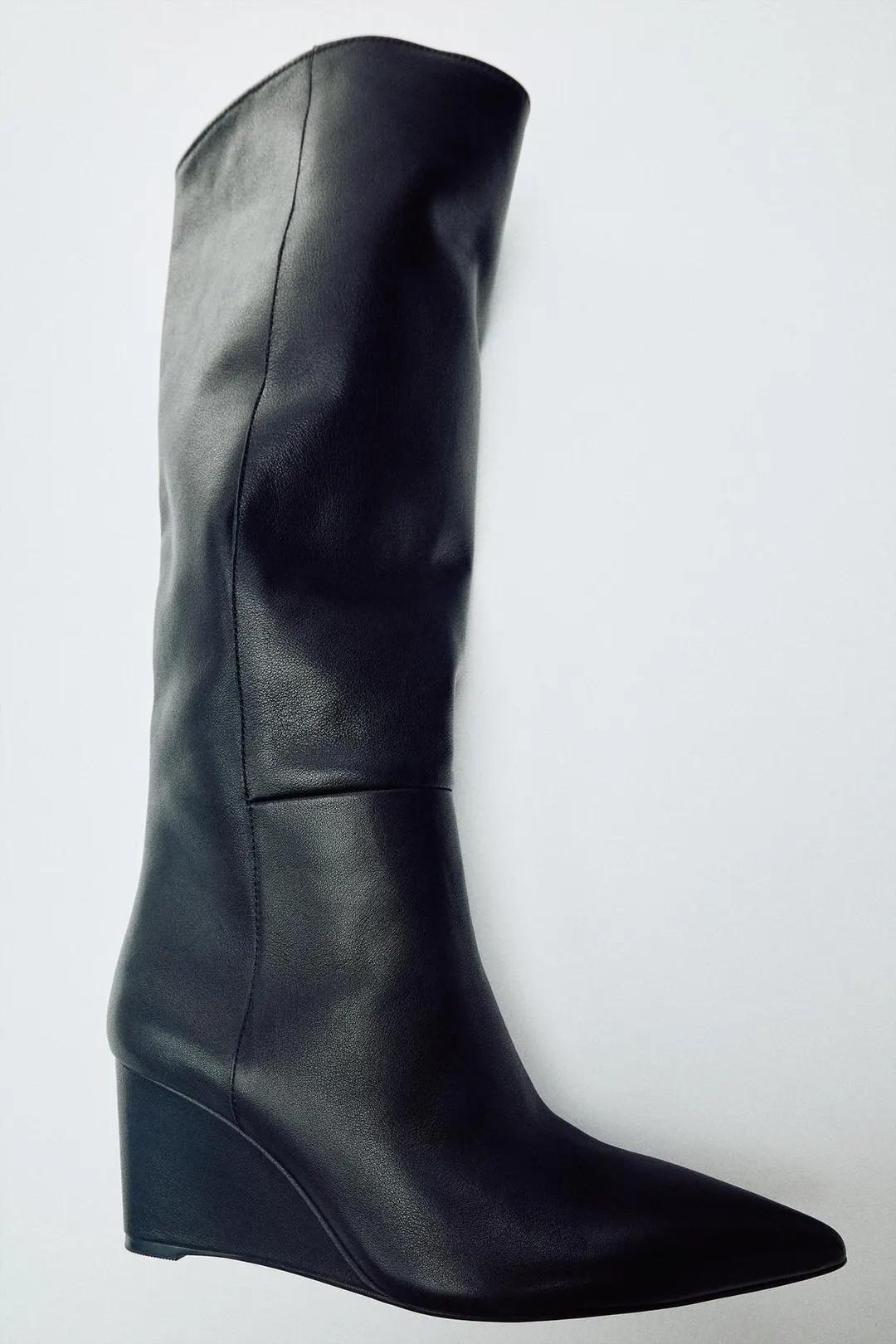 Сапоги до колена кожаные на танкетке, Zara
