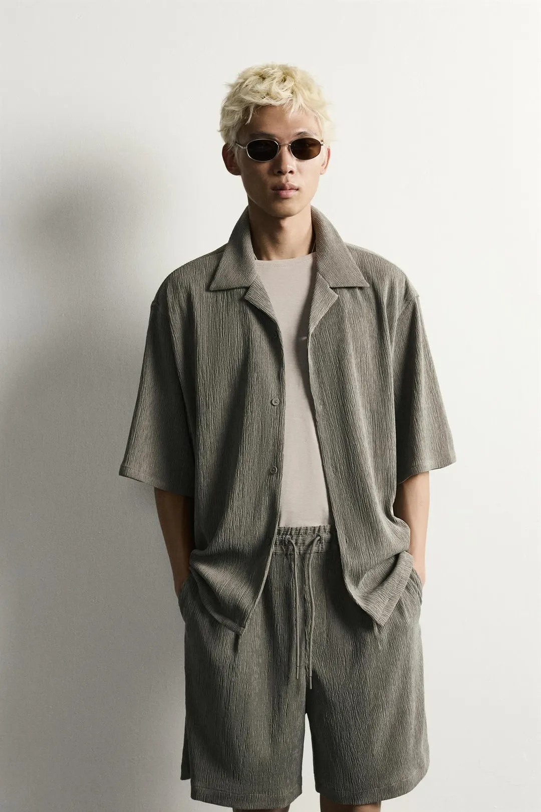Рубашка свободного кроя из фактурной ткани, Zara