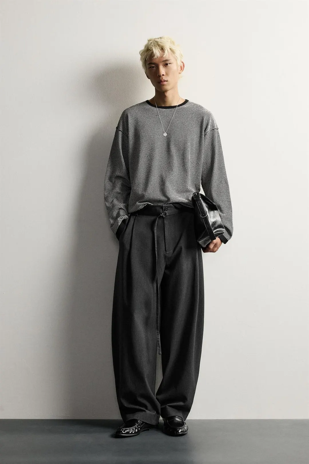 Брюки фасона баллон со складками и поясом, Zara