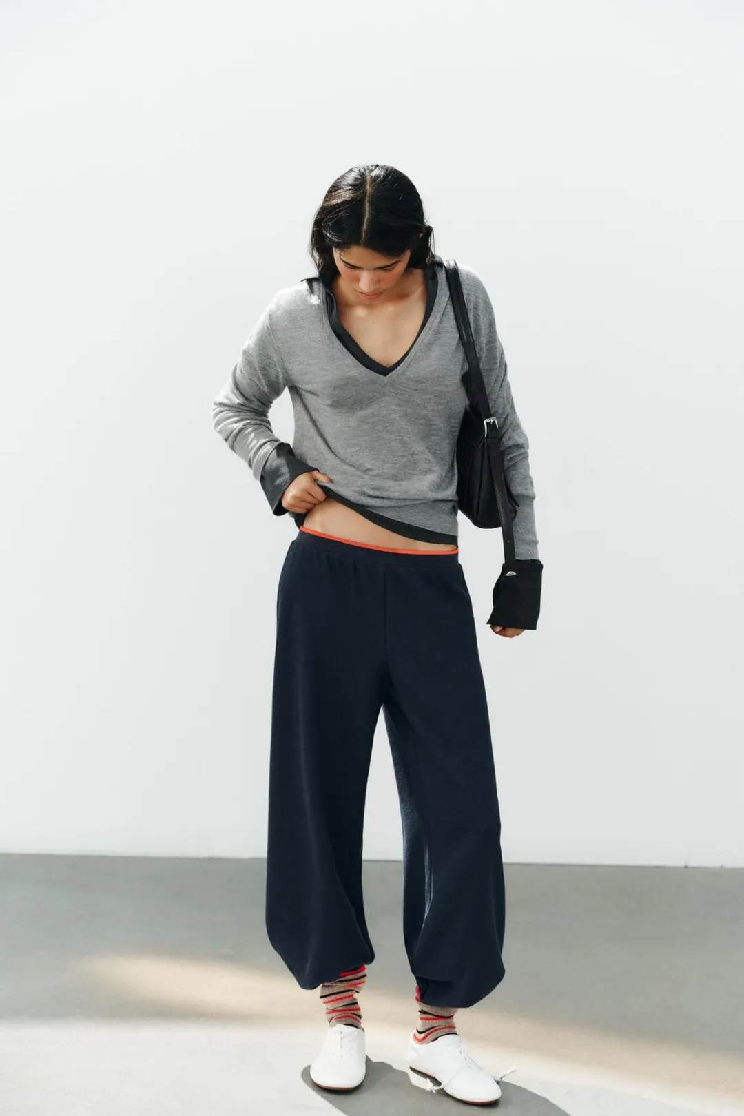 Мягкие брюки с контрастной полосой, Zara