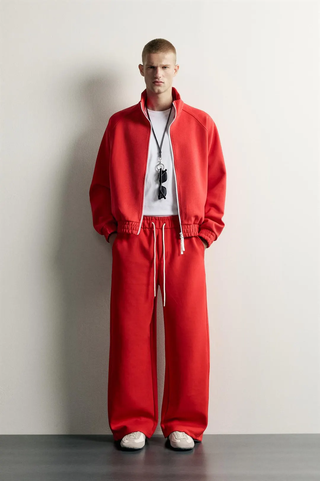 Олимпийка с контрастной молнией, Zara