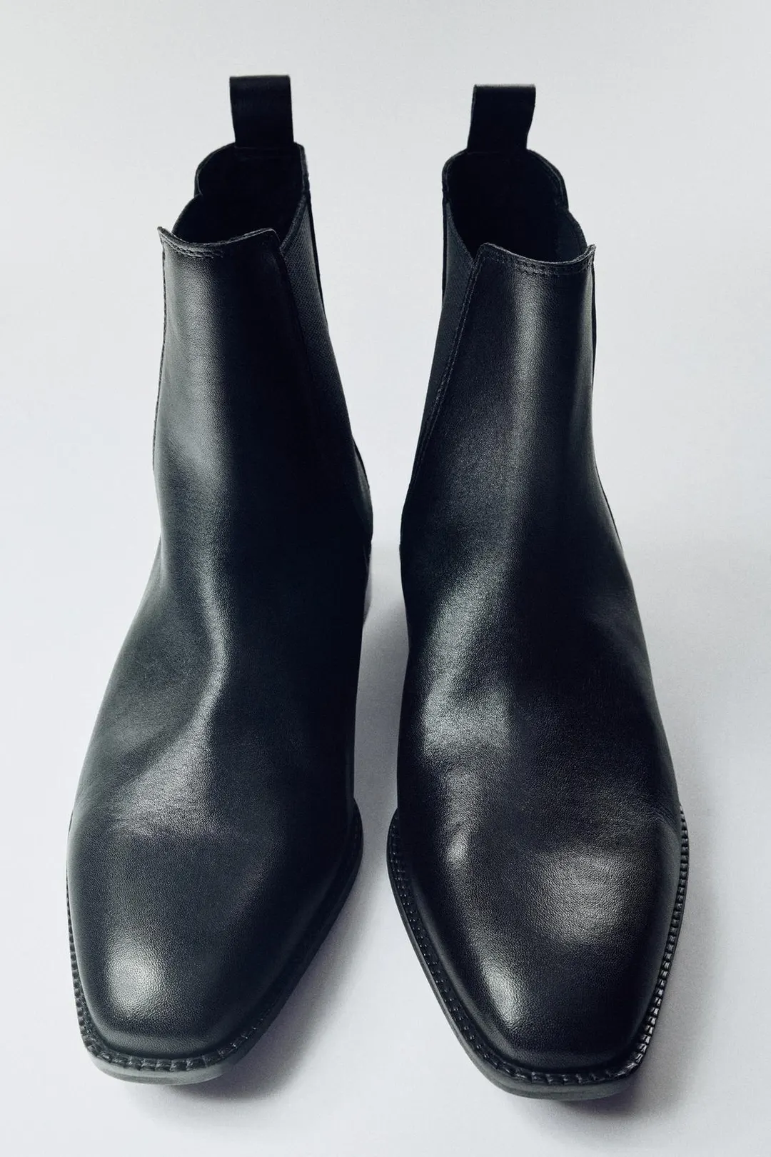 Кожаные ботильоны на плоской подошве, Zara