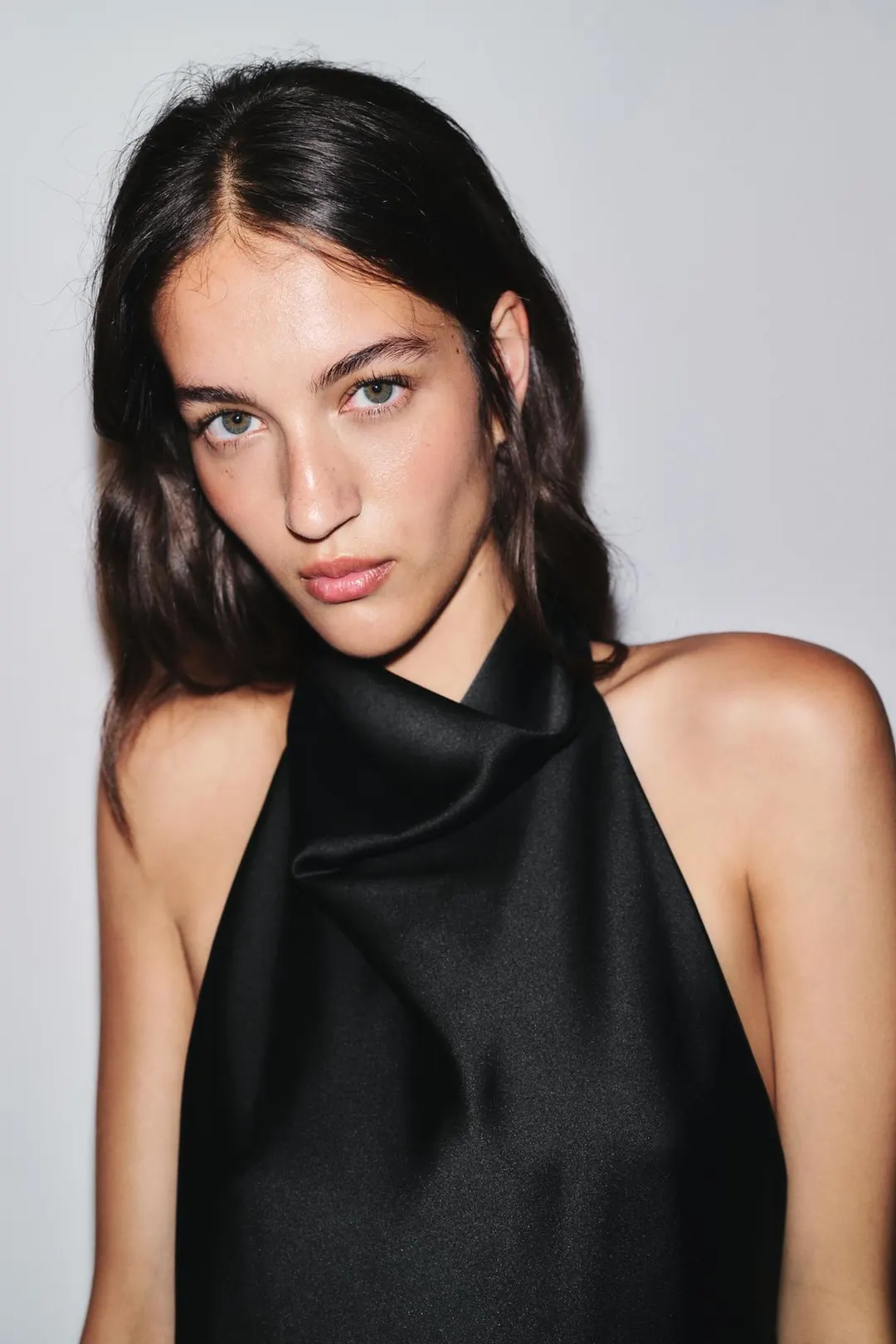 Атласный топ с бретелью халтер, Zara