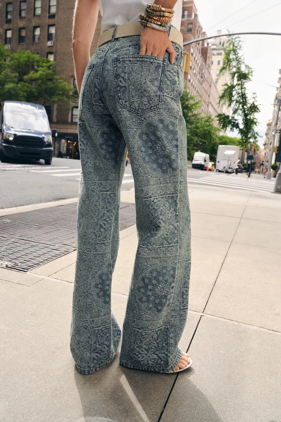 Ремень из замшевого спилка с пряжкой-ракушкой, Zara