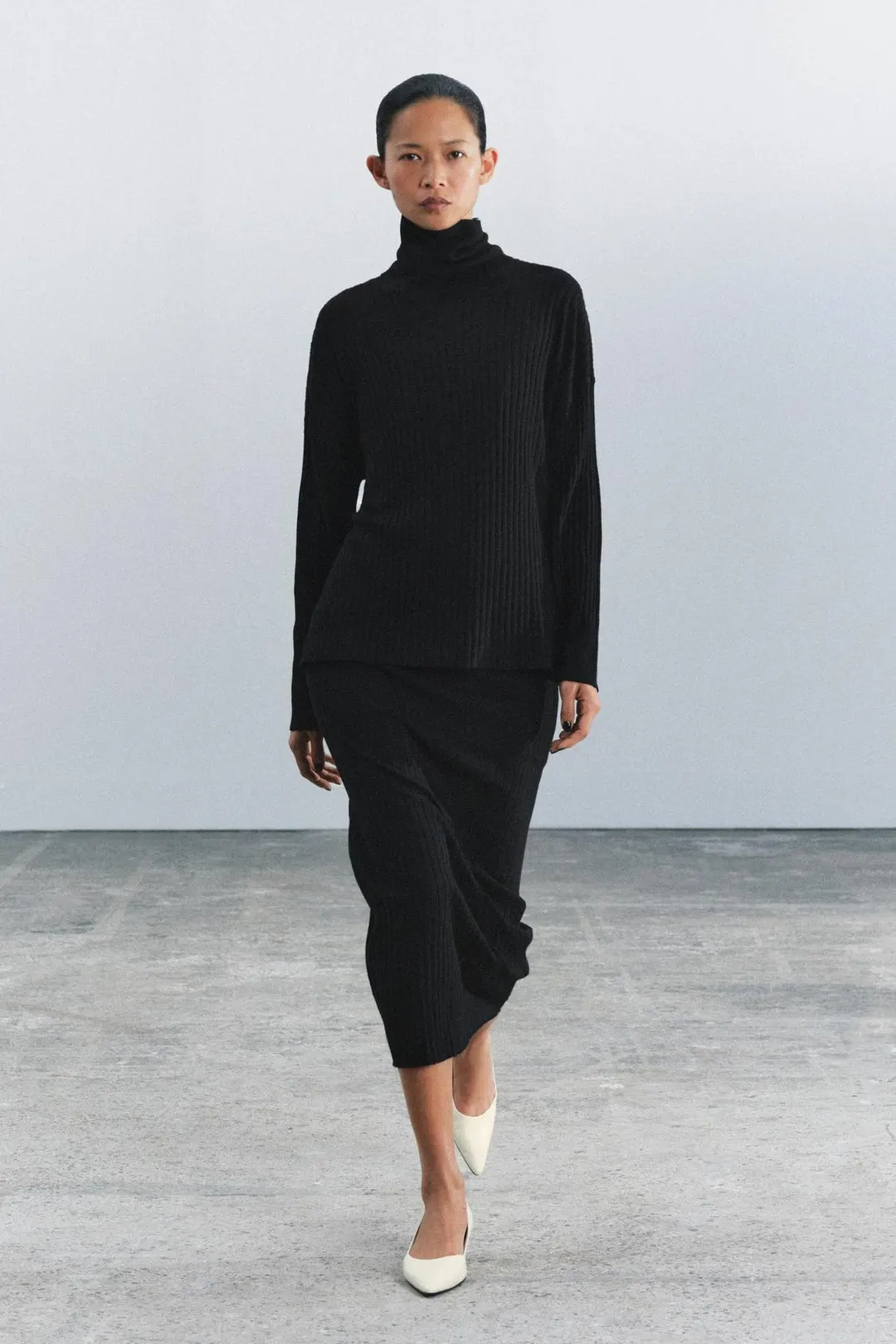 Вязаная юбка миди в рубчик, Zara