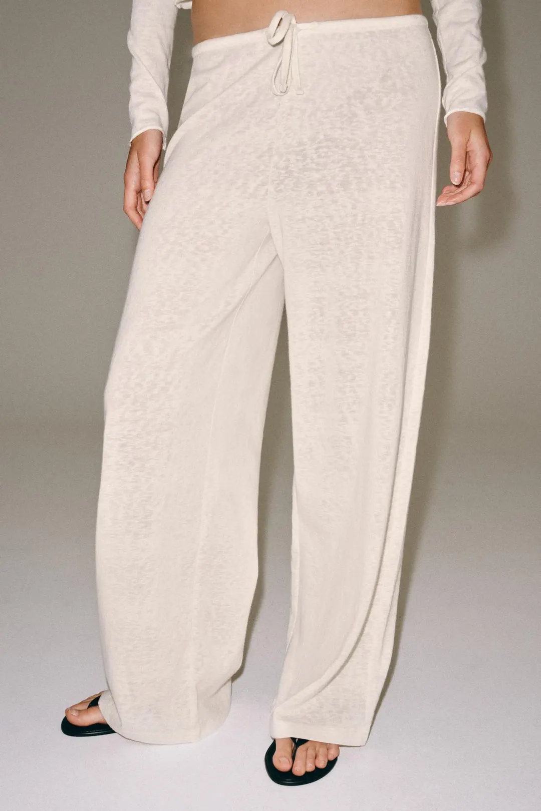 Брюки из ткани с фактурой льна, Zara
