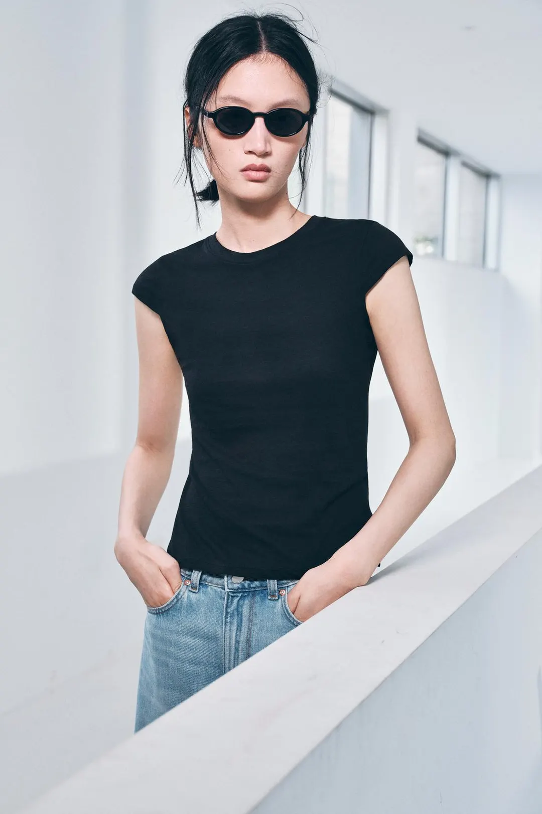 Футболка минималистичная с короткими рукавами, Zara