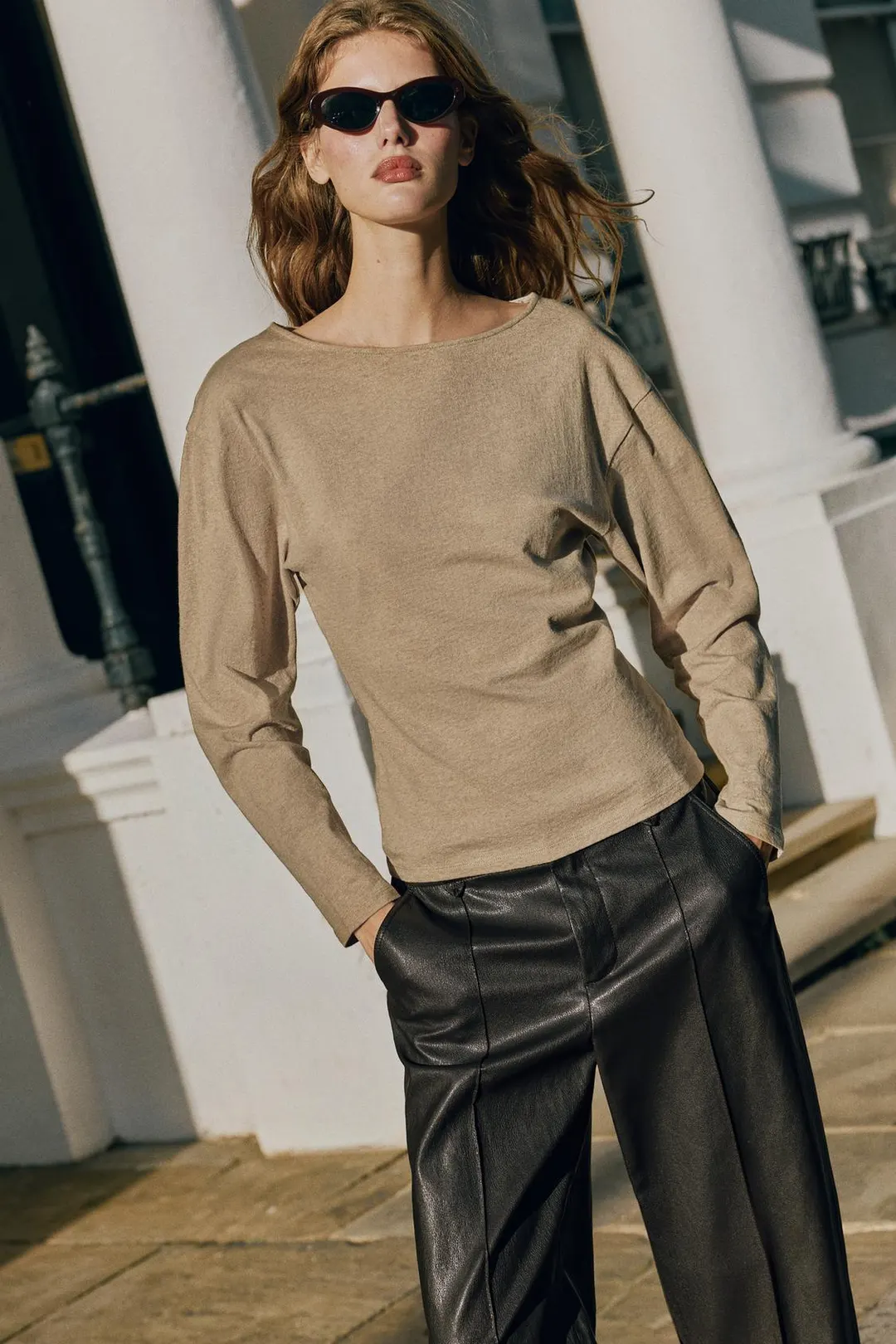 Футболка облегающего кроя с вырезом лодочкой, Zara