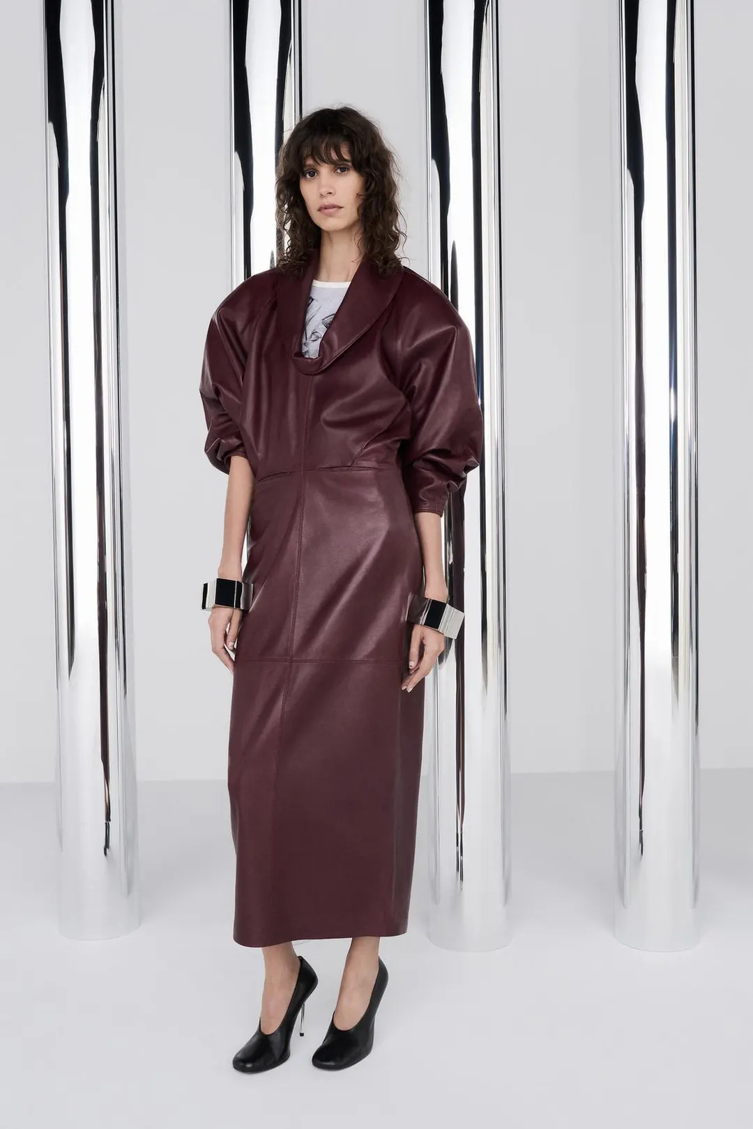 Туфли кожаные Limited Edition на каблуке с эффектом металлик, Zara