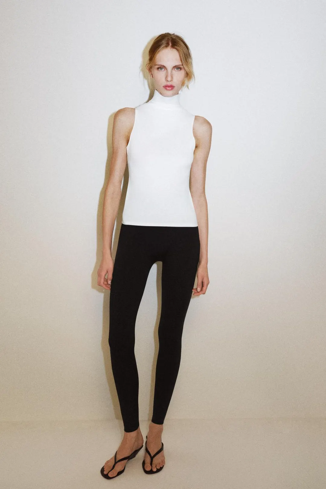 Босоножки из кожи на танкетке, Zara