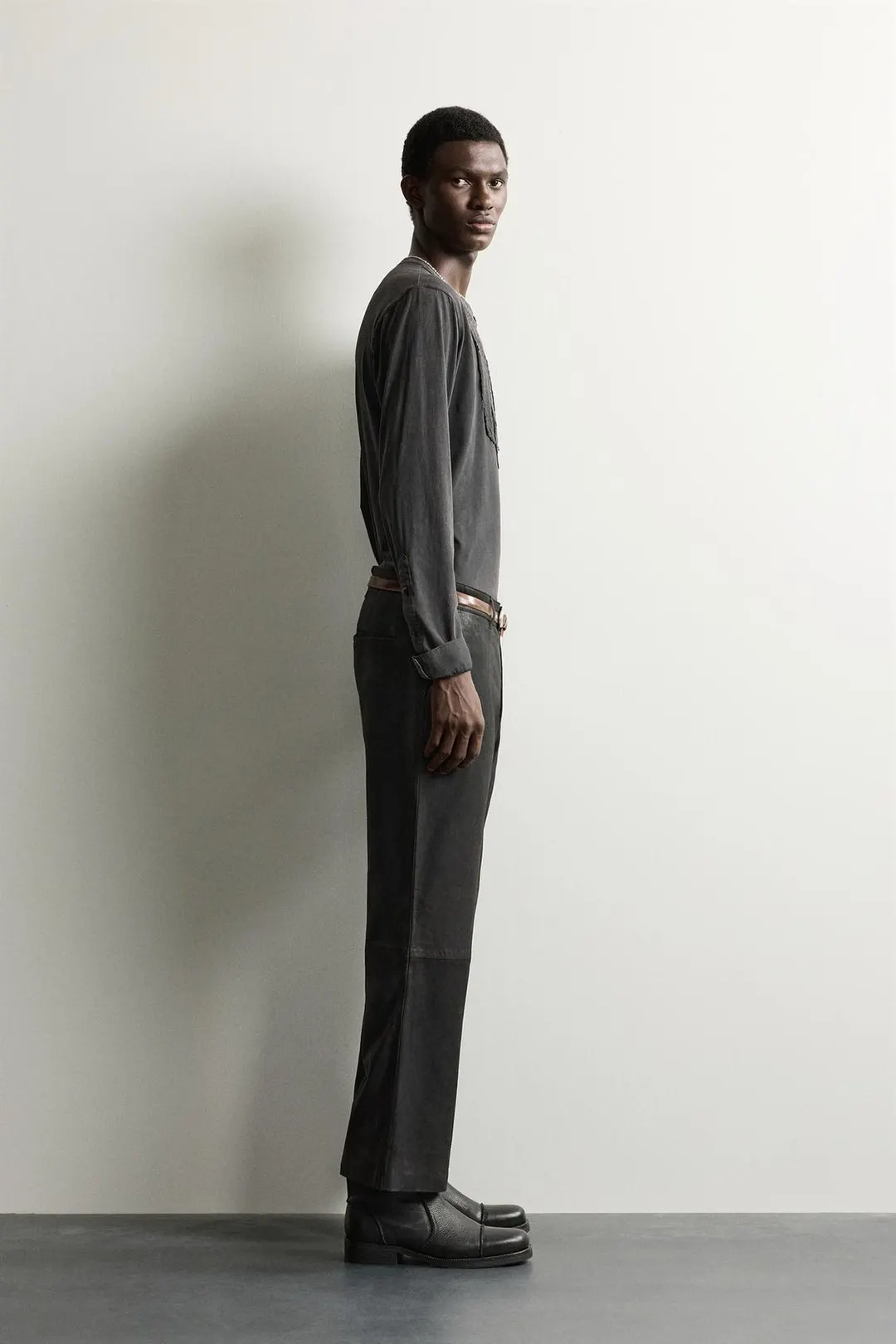 Укороченные кожаные брюки клеш, Zara