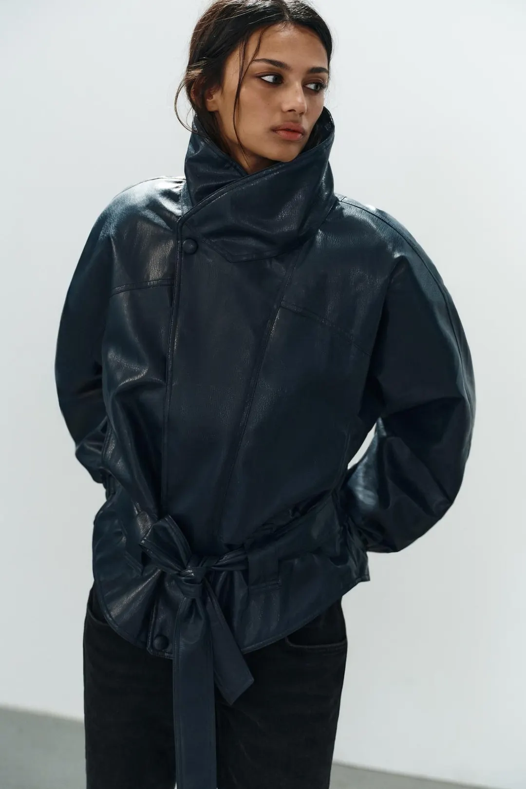 Куртка под кожу с поясом, Zara