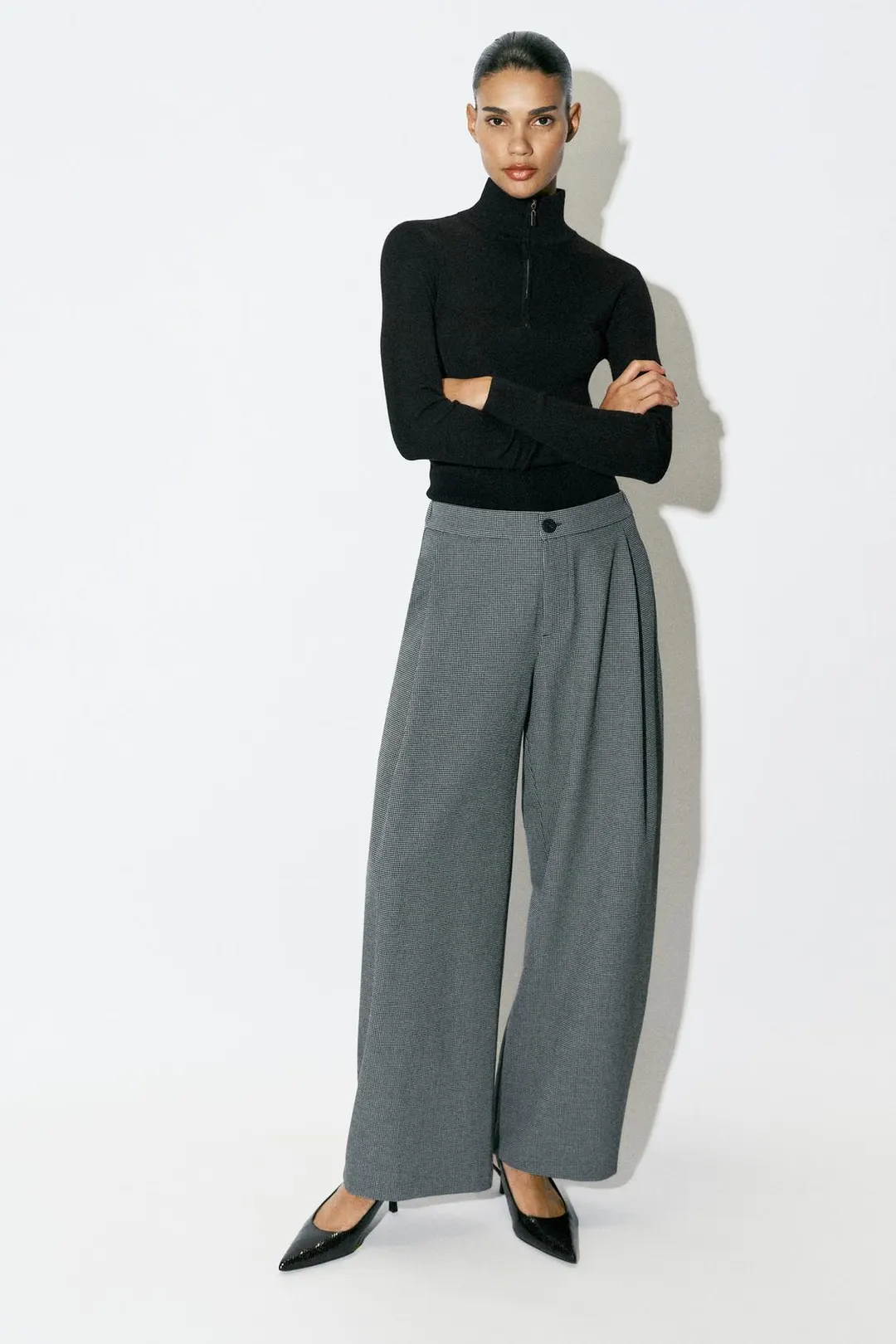 Брюки силуэта barrel с вытачками, Zara