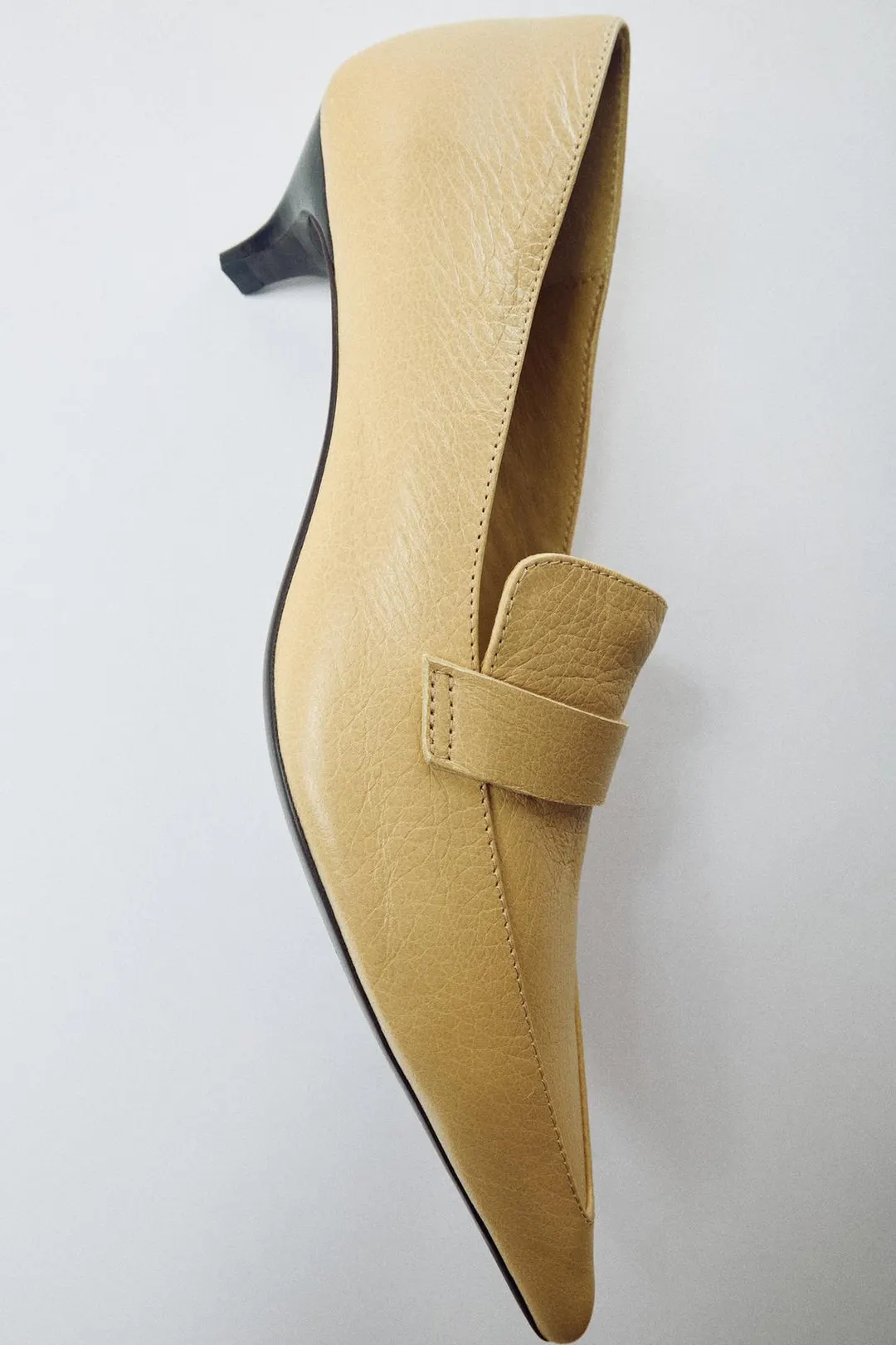 Кожаные лоферы на каблуке, Zara