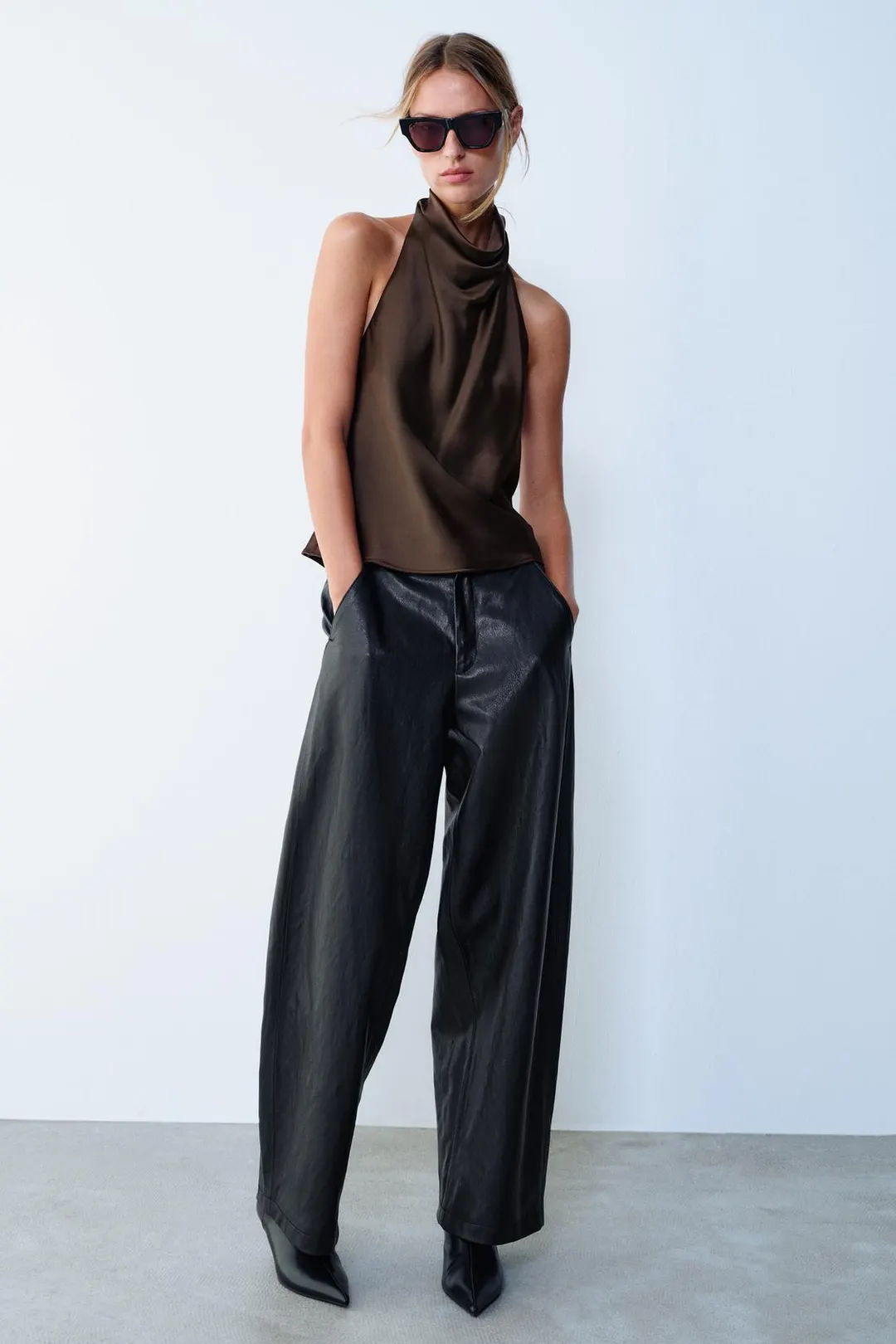 Атласный топ с бретелью халтер, Zara