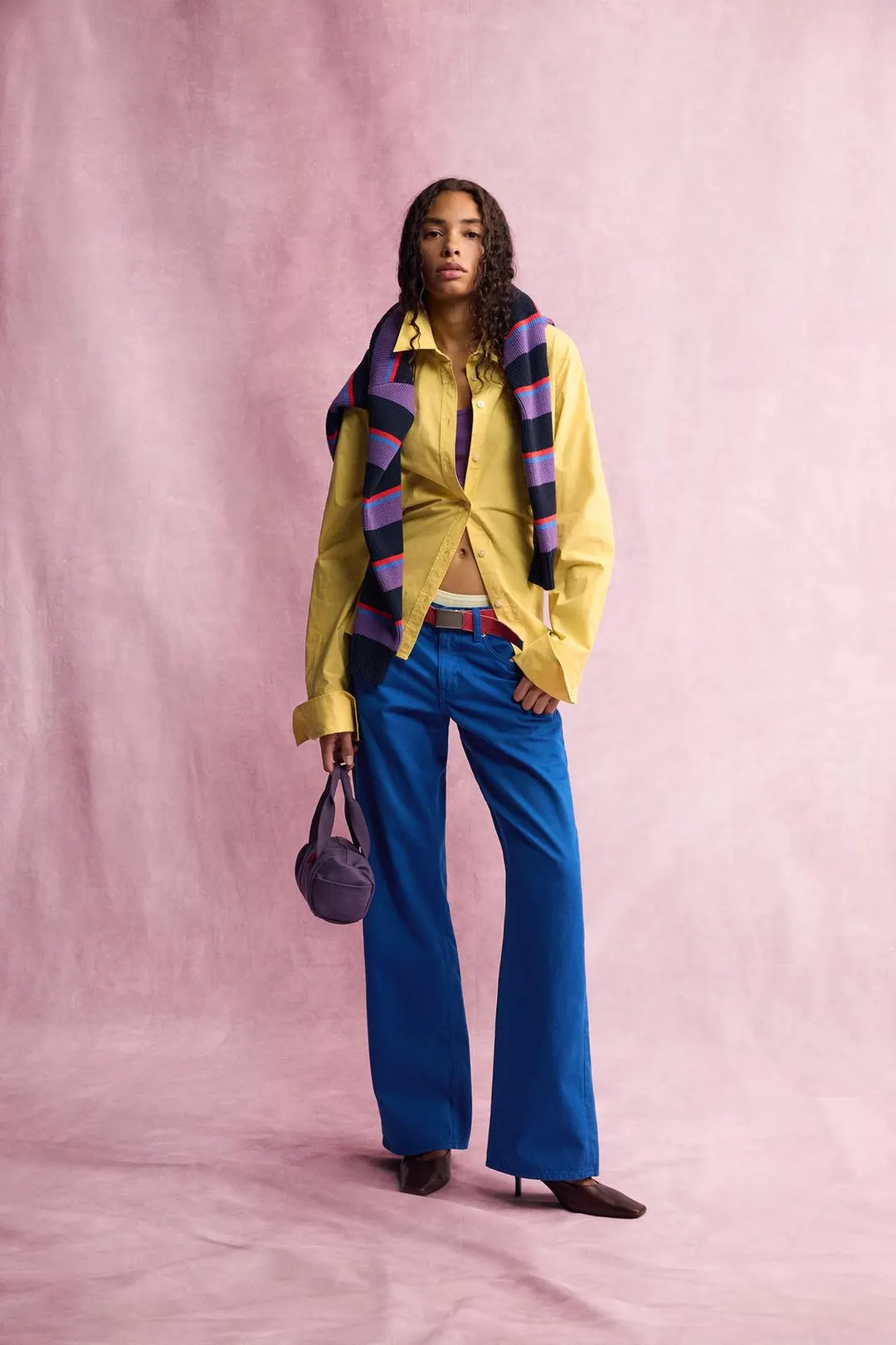 Джинсы прямого кроя с низкой посадкой FRUIT OF THE LOOM™, Zara
