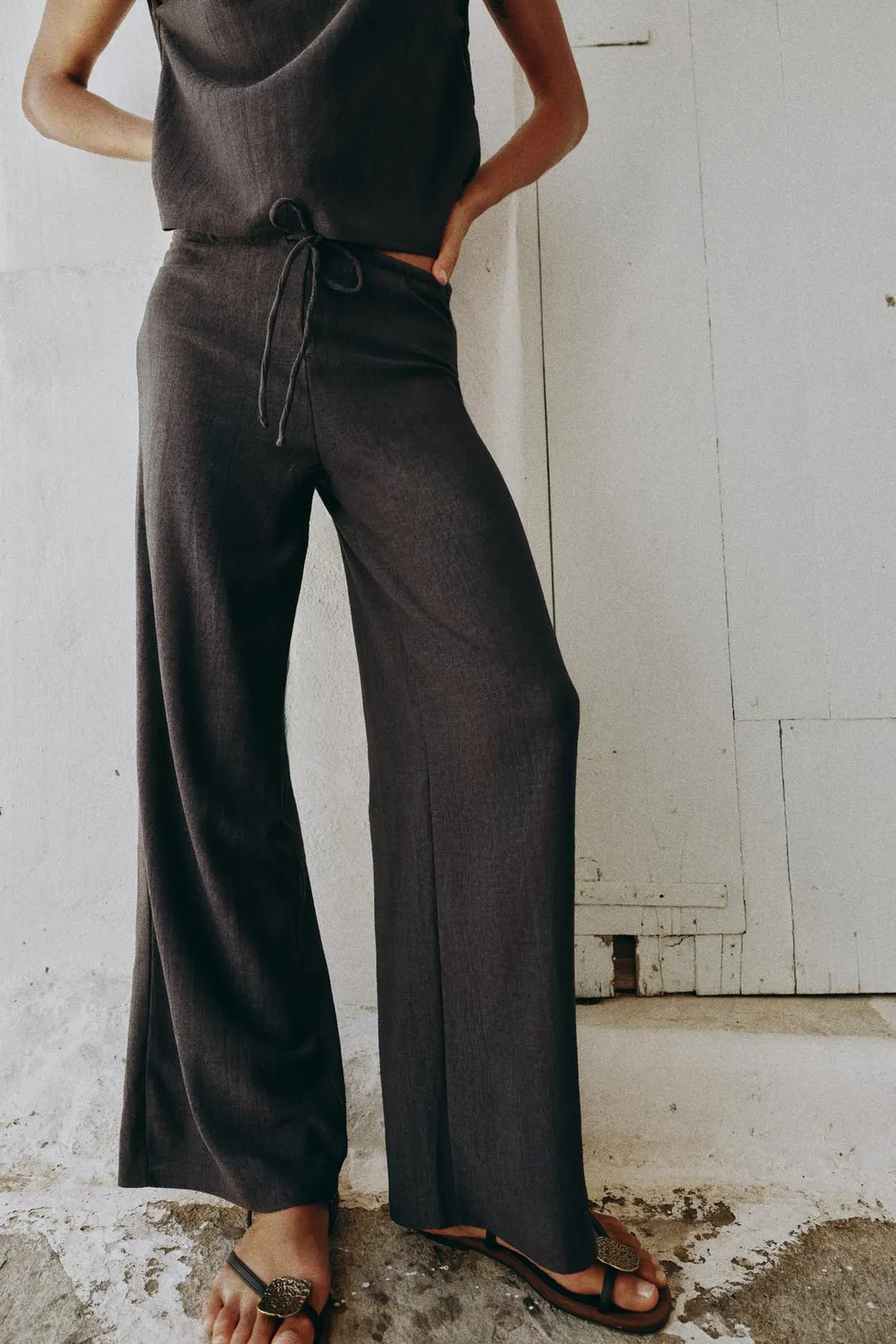 Брюки прямого кроя из ткани рустик, Zara