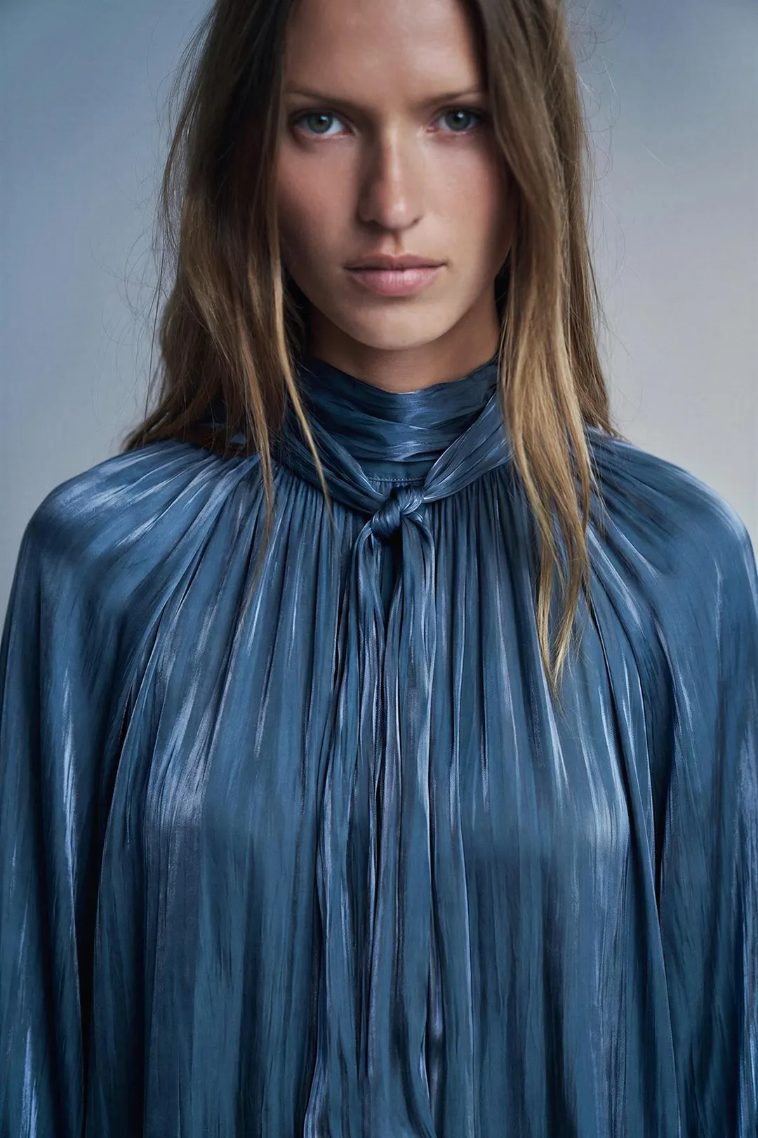 Атласная блузка с бантом, Zara