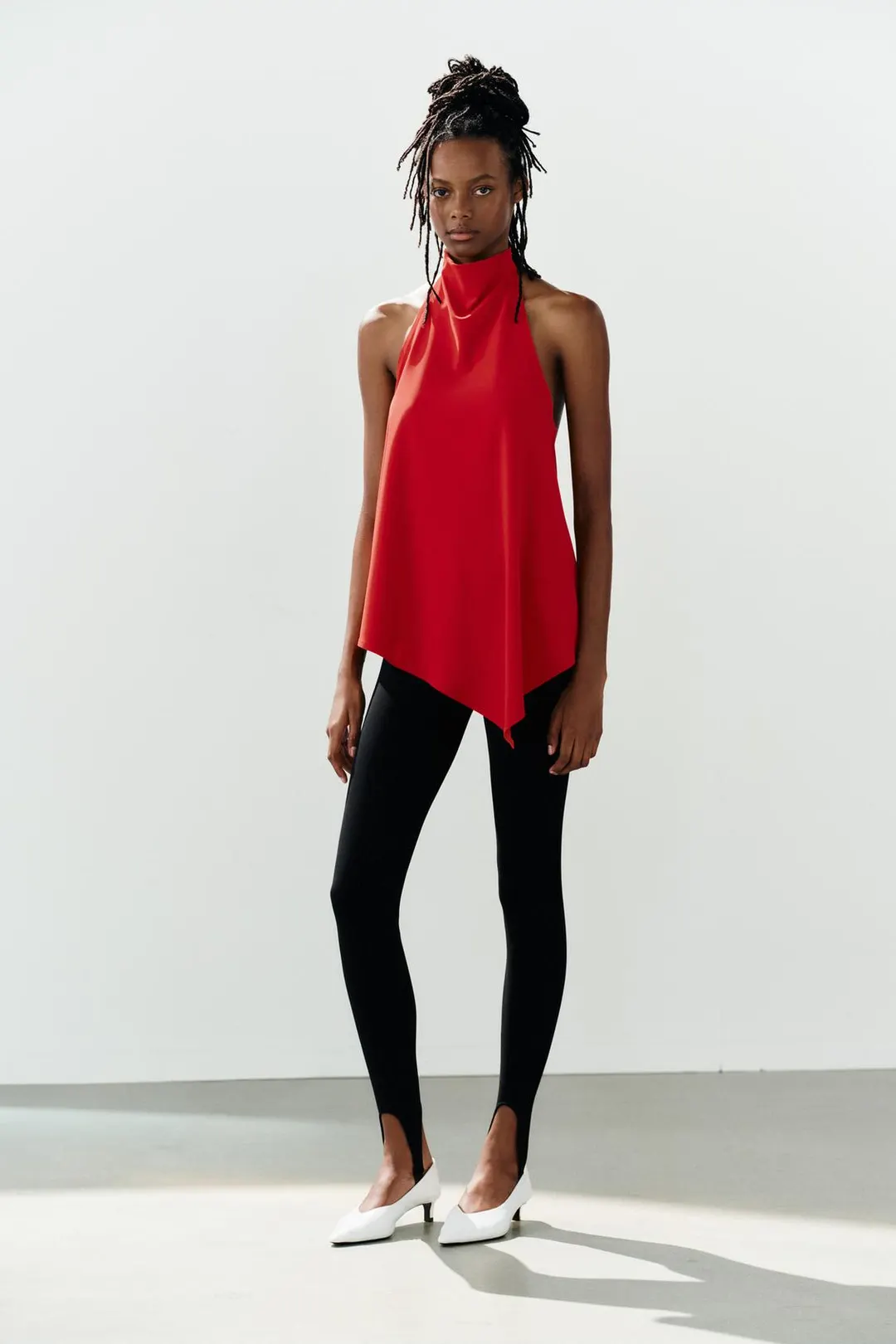 Топ асимметричный с американской проймой, Zara