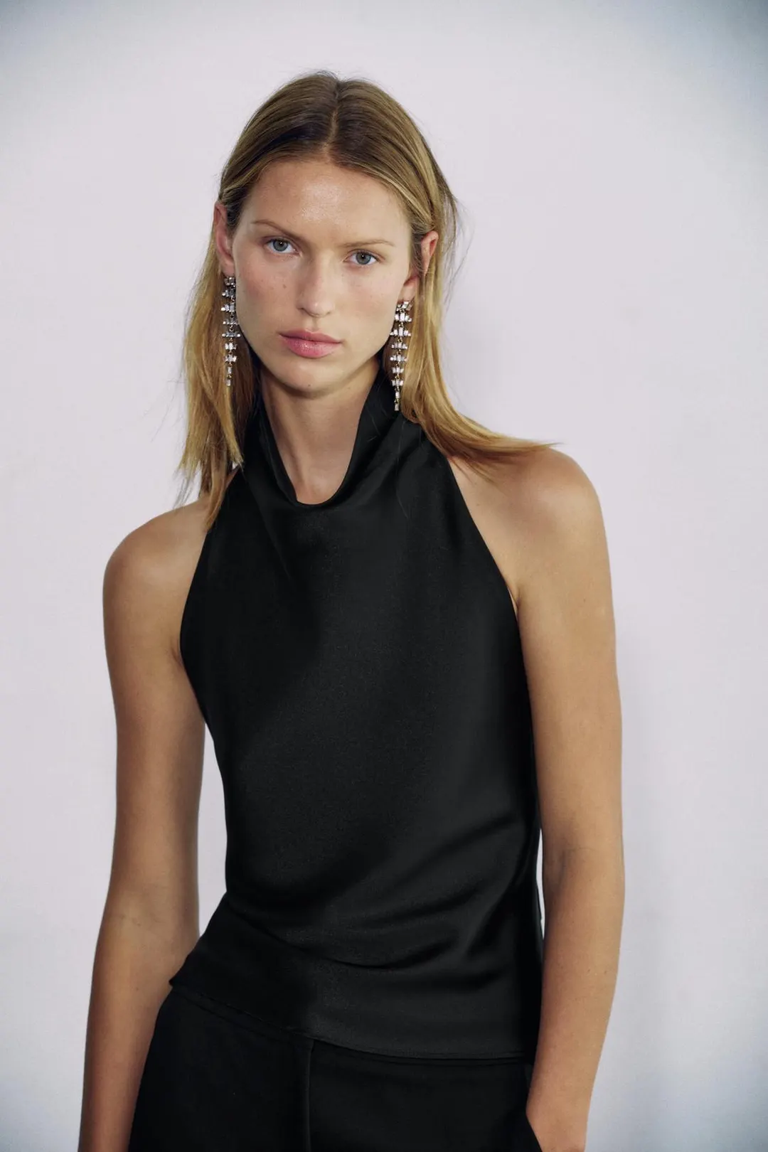 Атласный топ с бретелью халтер, Zara
