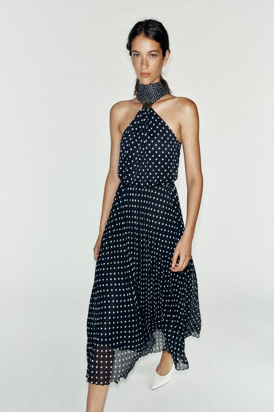Платье миди в горошек с вырезом халтер, Zara