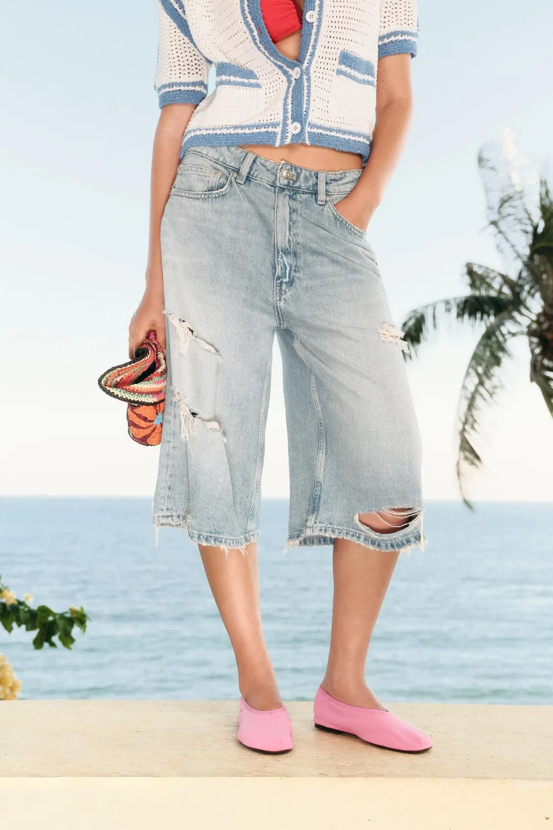 Рваные джинсовые бермуды средней посадки TRF, Zara