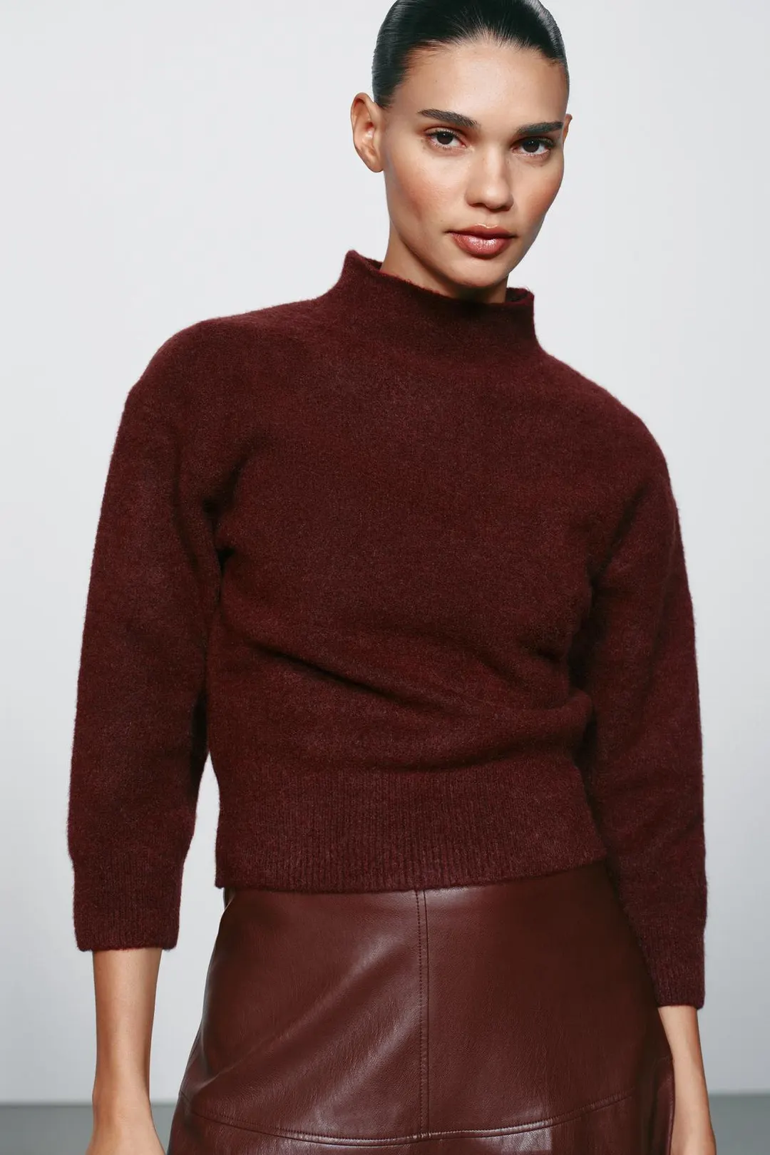 Мягкий вязаный джемпер с высоким воротником, Zara