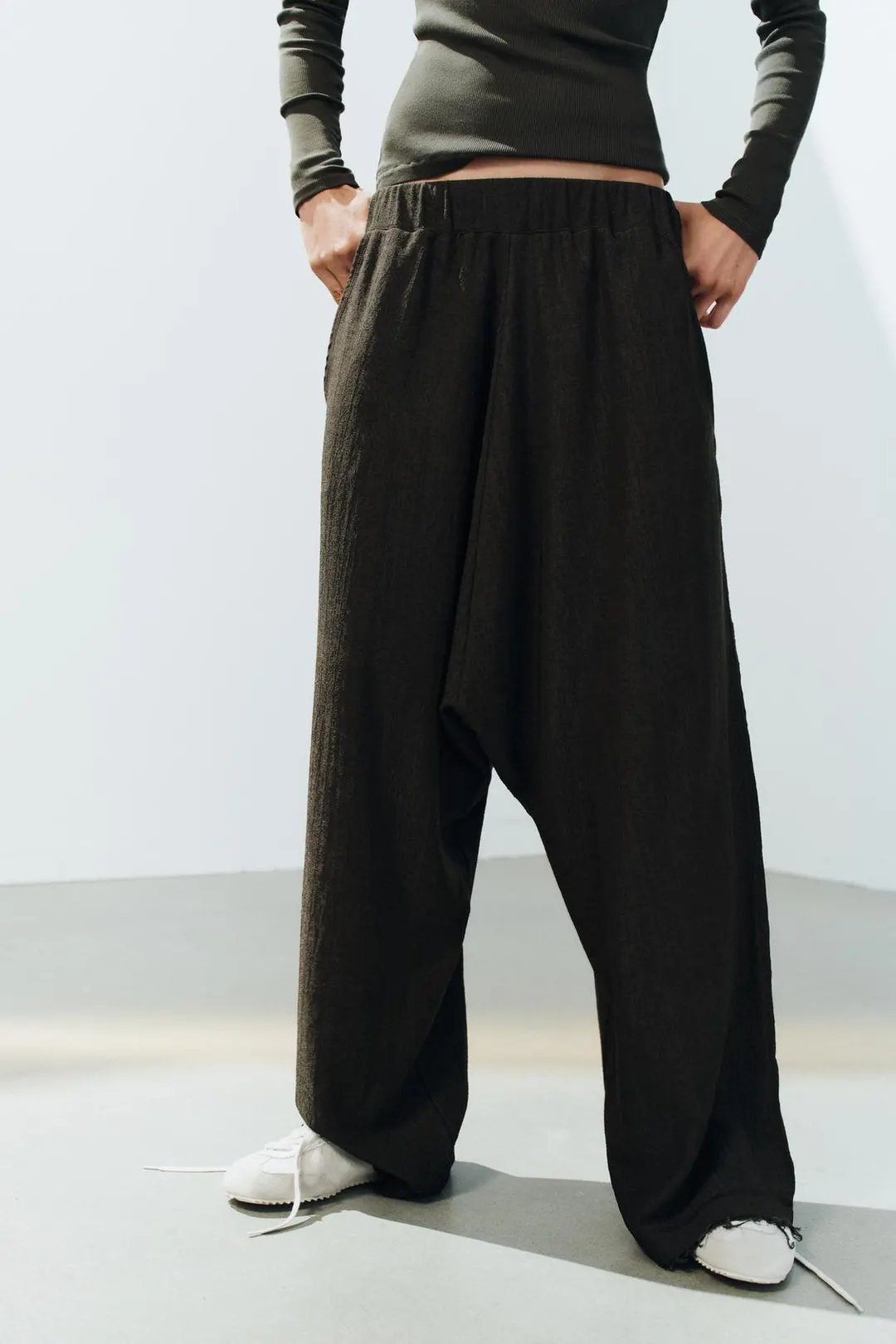 Брюки с карманами, Zara