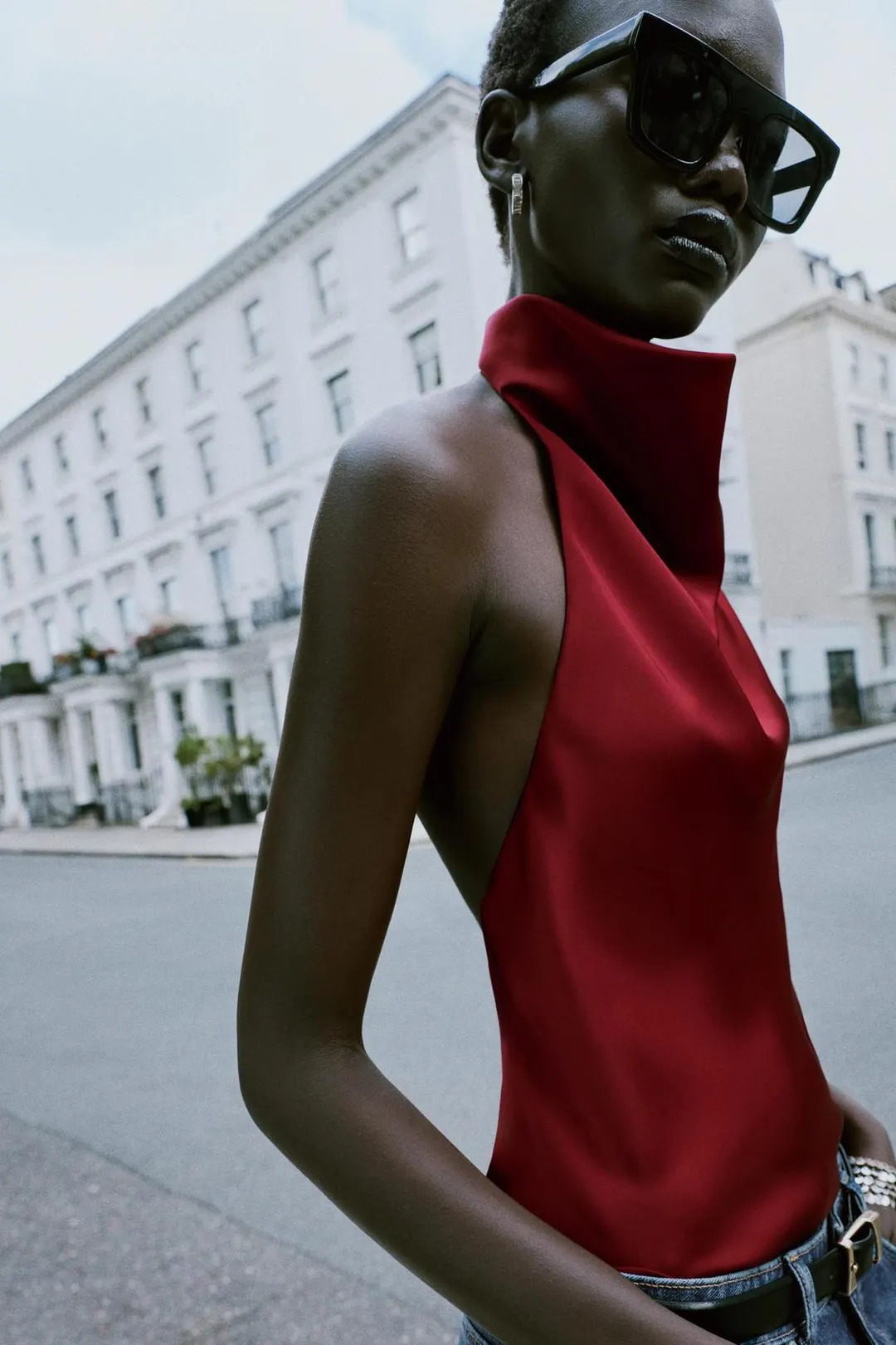 Атласный топ с бретелью халтер, Zara
