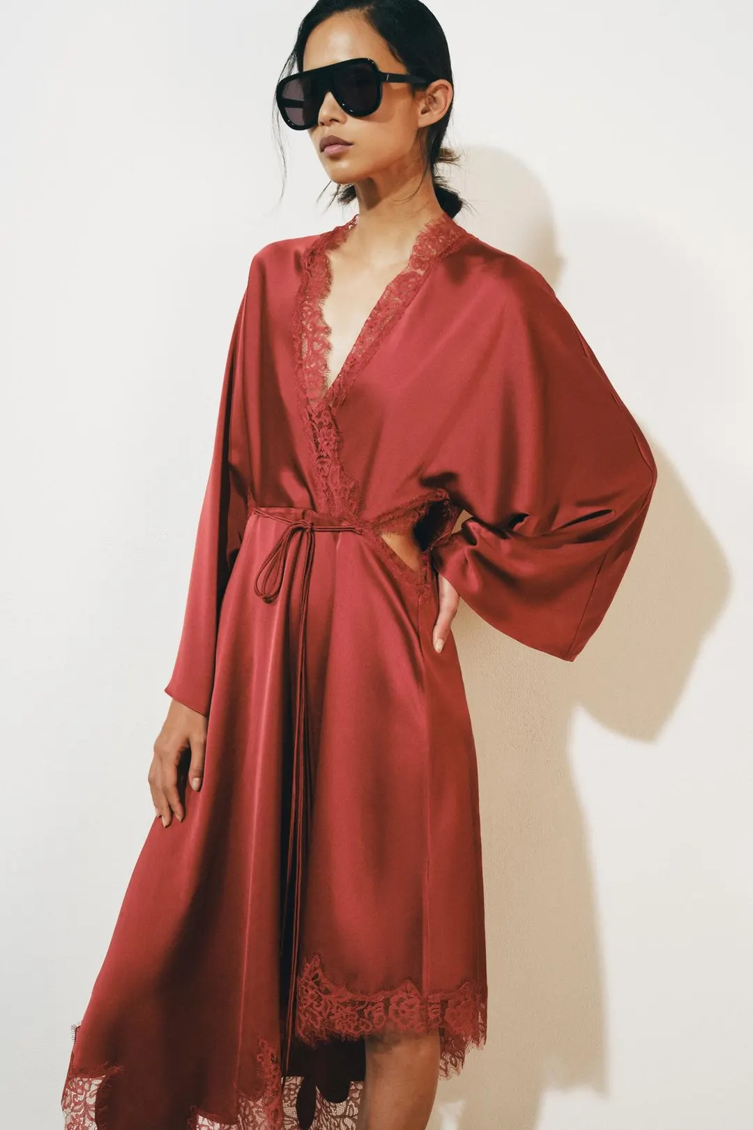 Платье атласное с кружевом ZW Collection, Zara