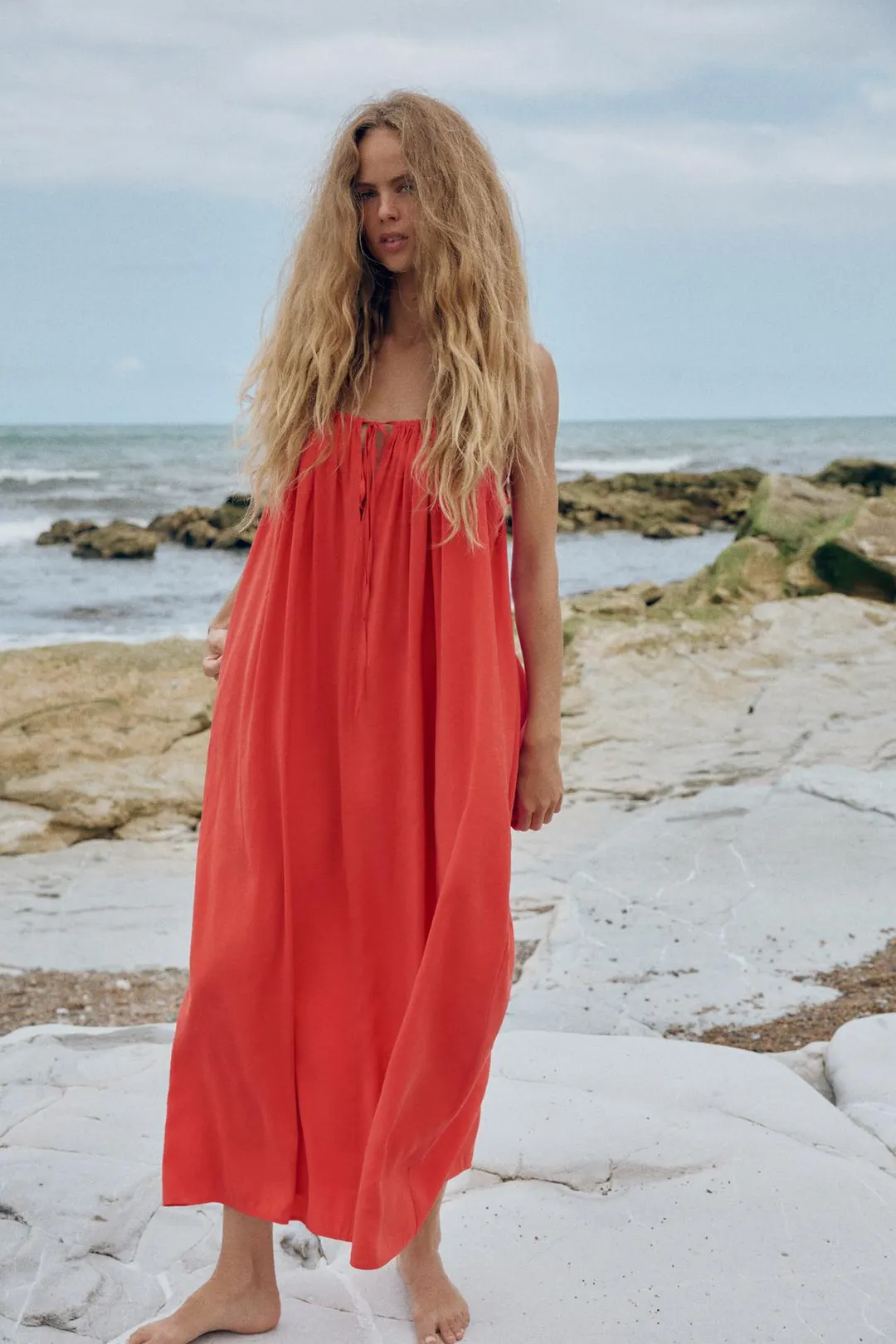 Струящееся платье миди с завязкой, Zara
