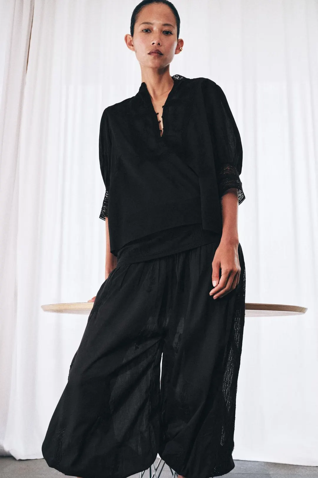 Блузка с вышивкой ZW Collection, Zara