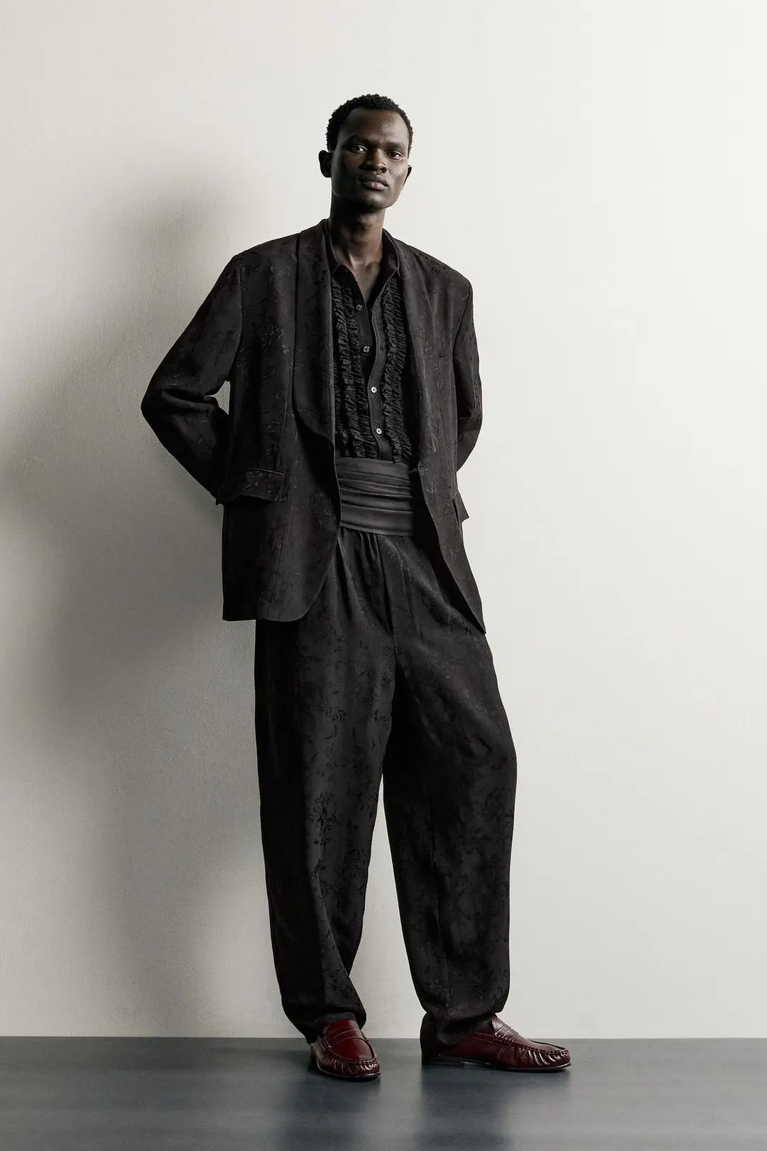 Струящиеся жаккардовые брюки с цветочным узором, Zara