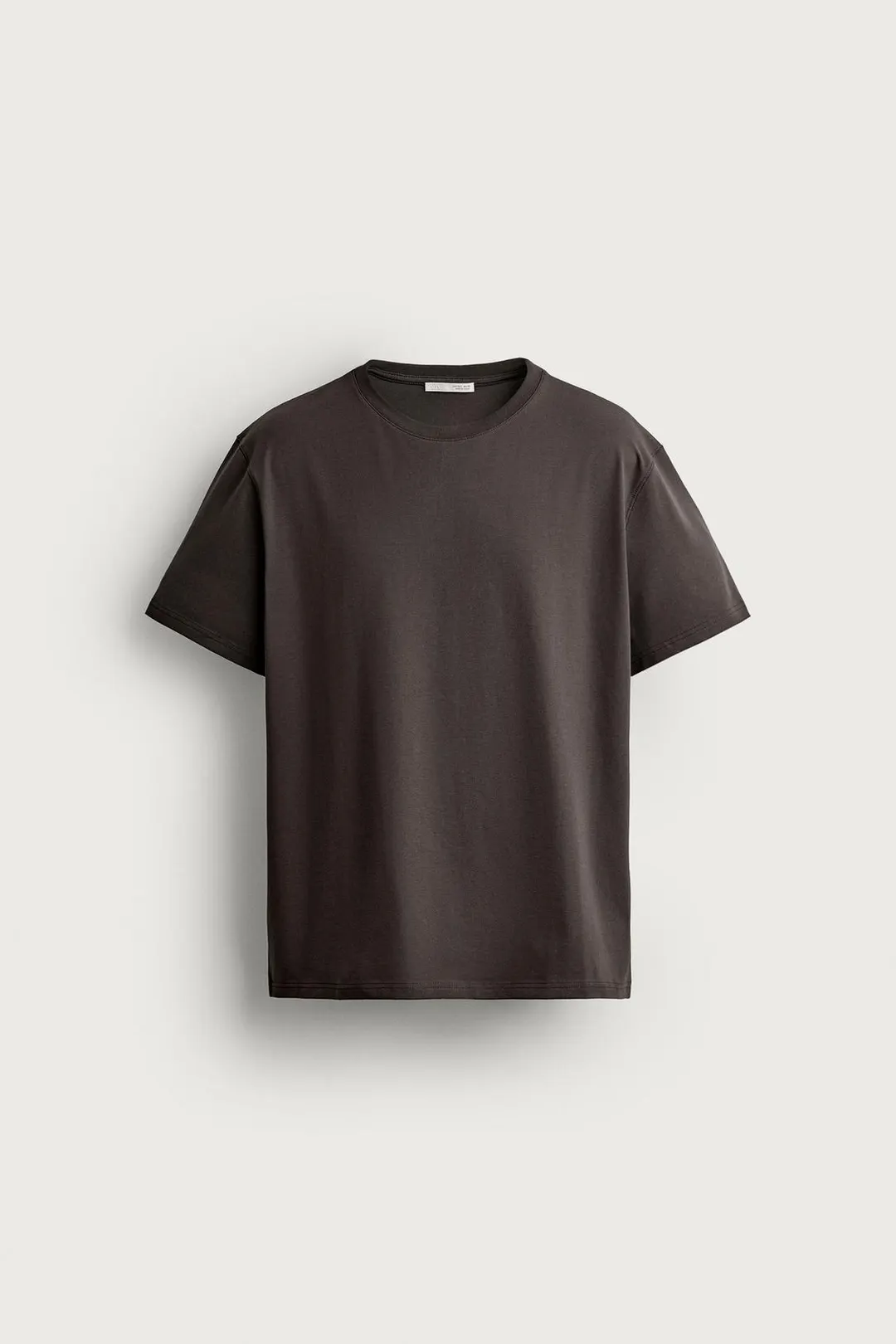 Базовая футболка средней плотности /02, Zara