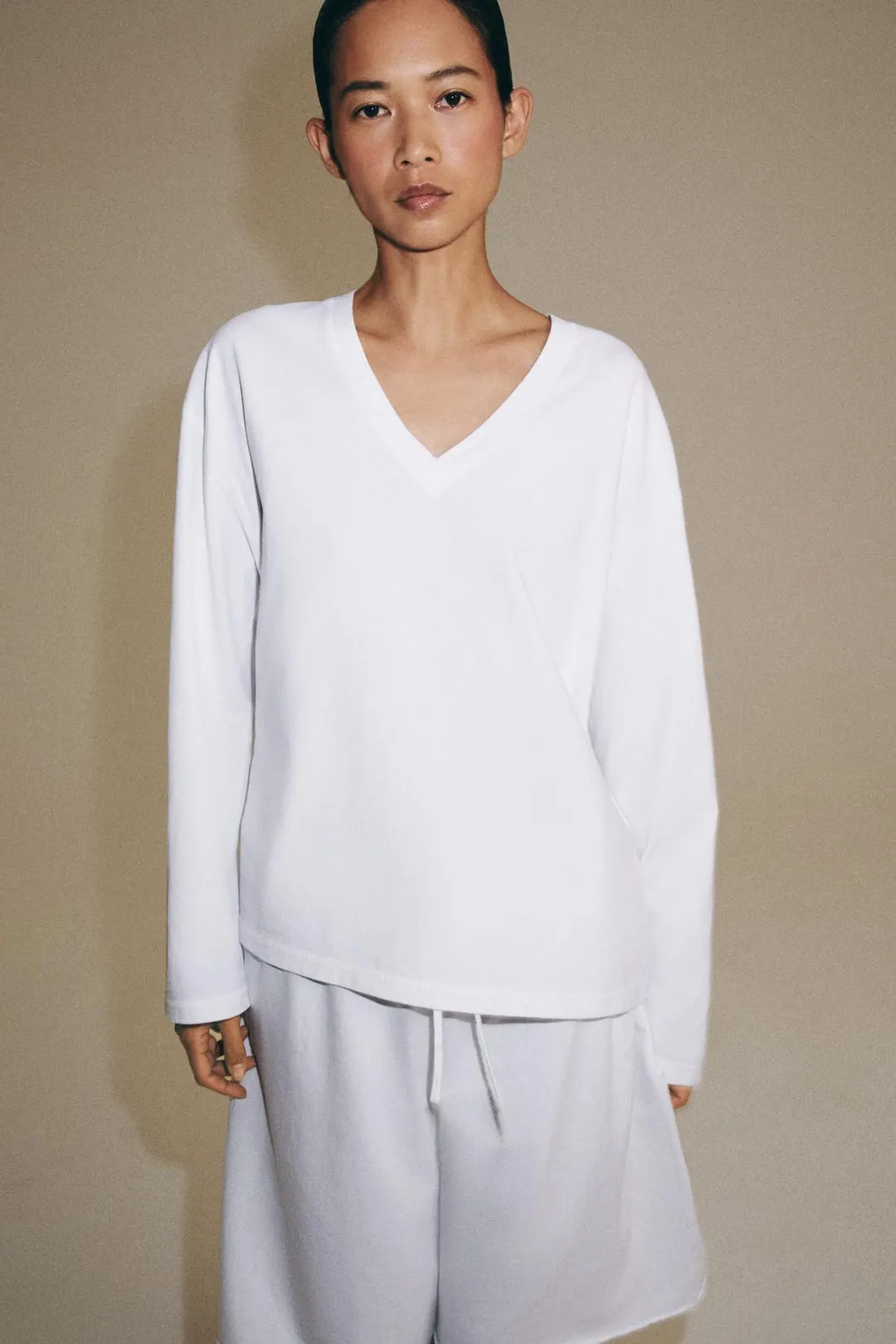 Футболка из хлопка с V-образным вырезом, Zara