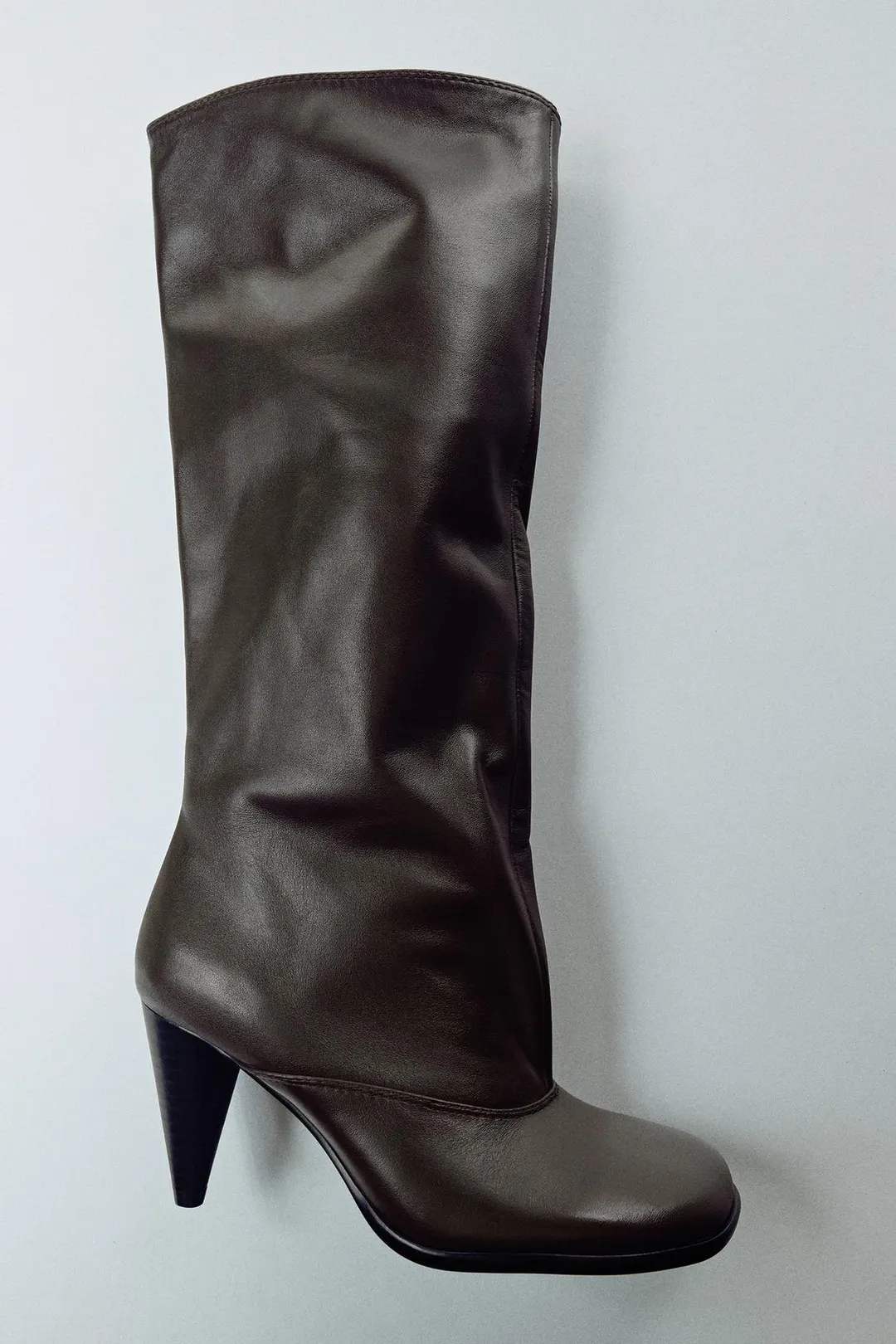 Кожаные сапоги на каблуке, Zara