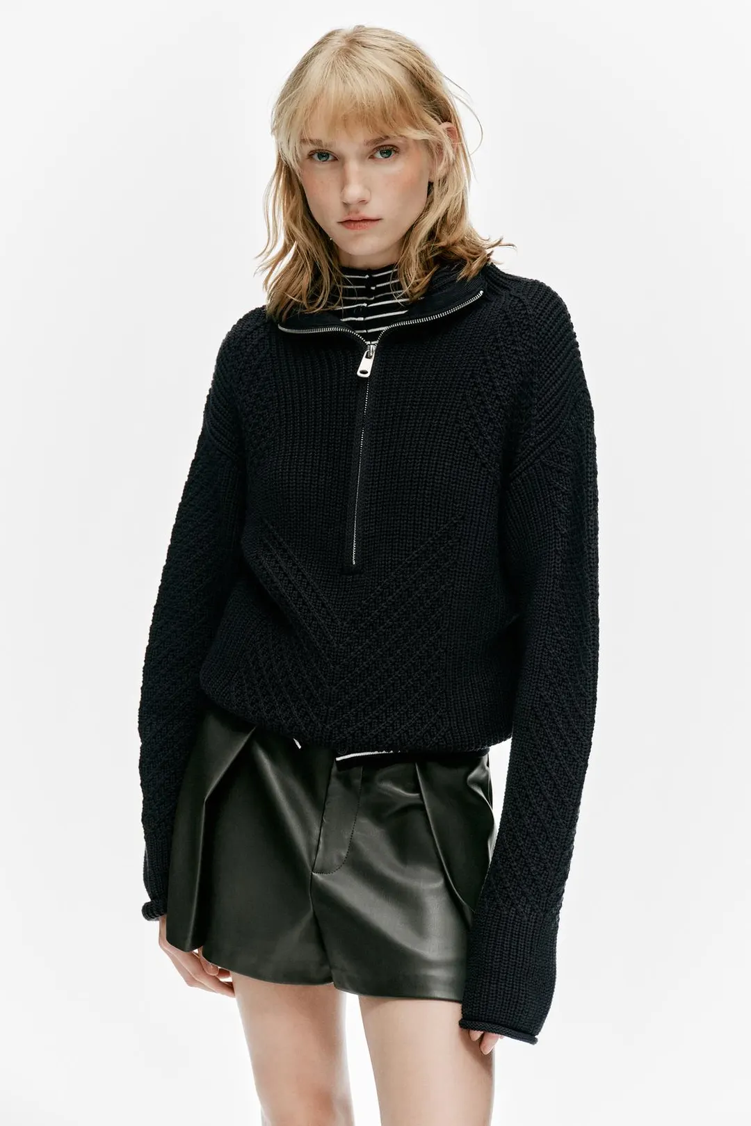 Шорты под кожу с защипами, Zara