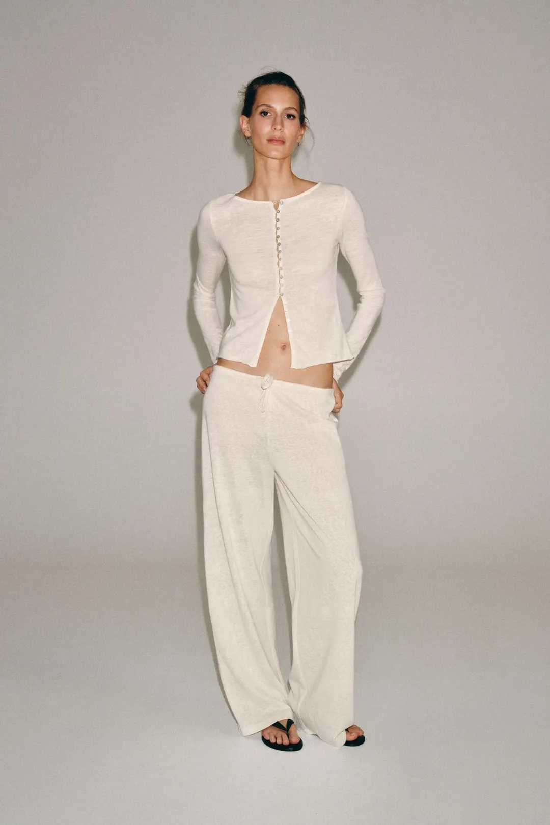 Брюки из ткани с фактурой льна, Zara