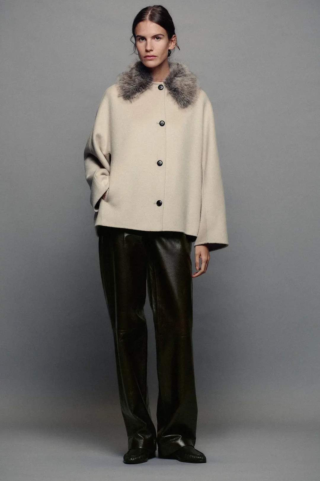 Куртка ZW Collection из смесовой шерсти с воротником из искусственного меха, Zara