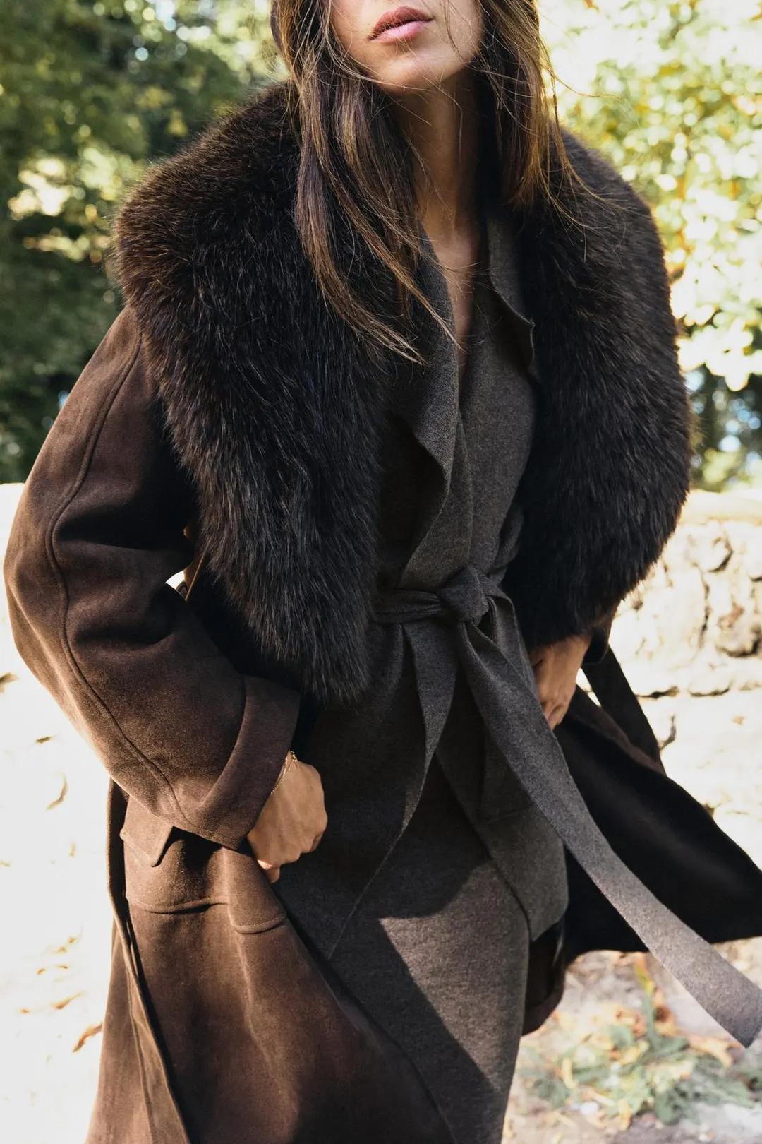 Пальто с поясом и воротником из искусственного меха, Zara